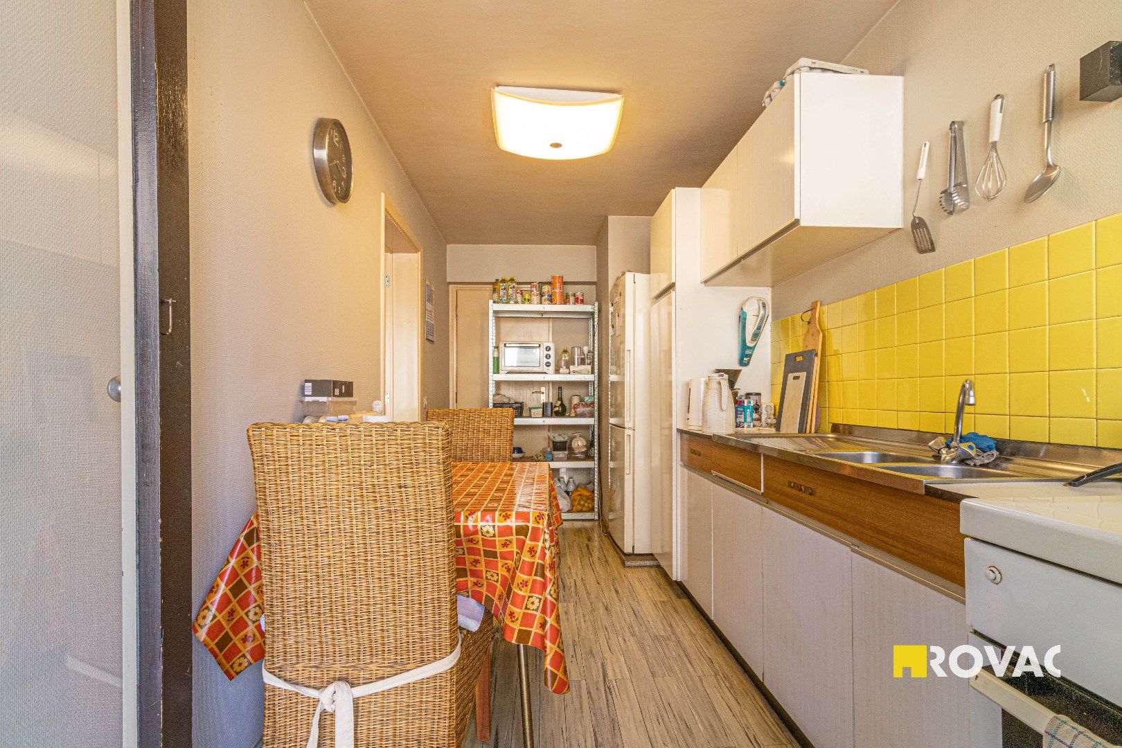 Centraal gelegen appartement met staanplaats en berging! foto 7