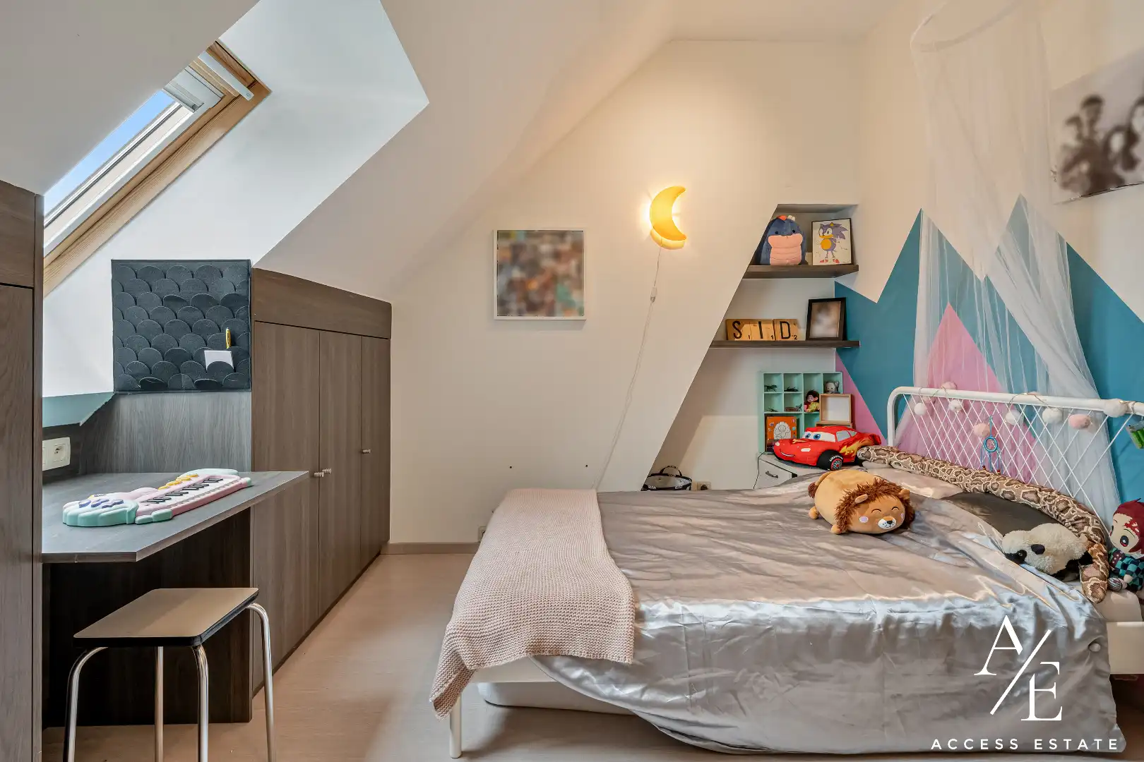 Ruime, gerenoveerde woning met prachtige stadstuin (600m²) en dubbele garage foto 23