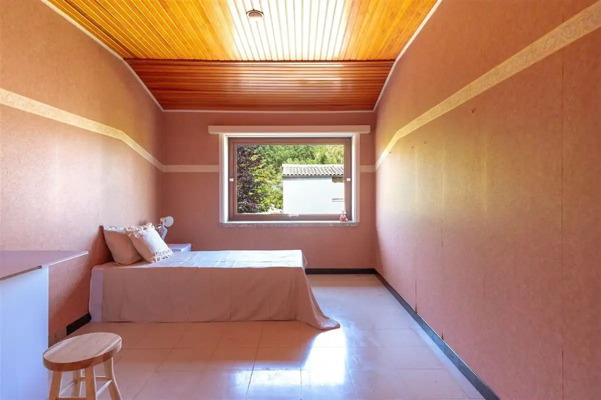 Ruime woning in doodlopende straat  foto 9