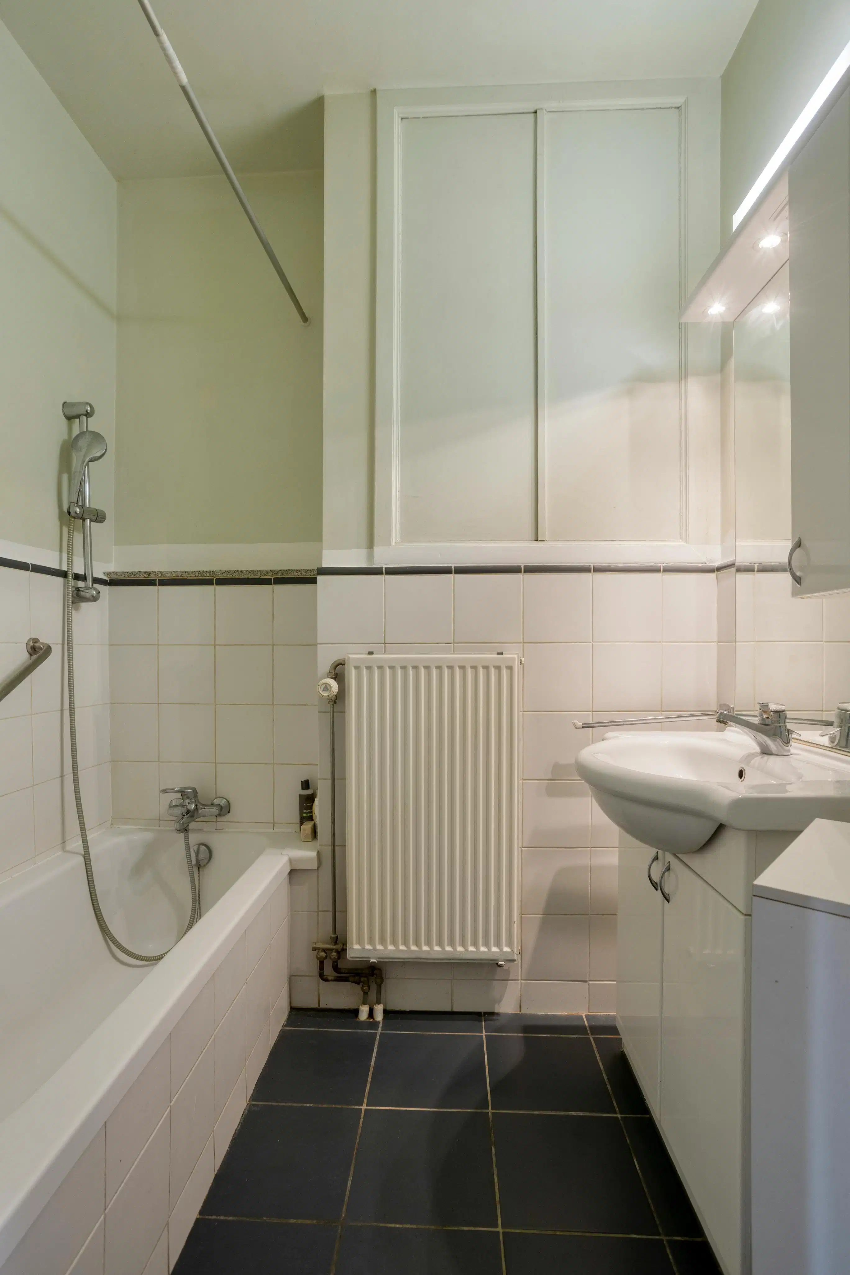 Ruime Woning ingedeeld als drie appartementen in Strombeek-Bever foto 21