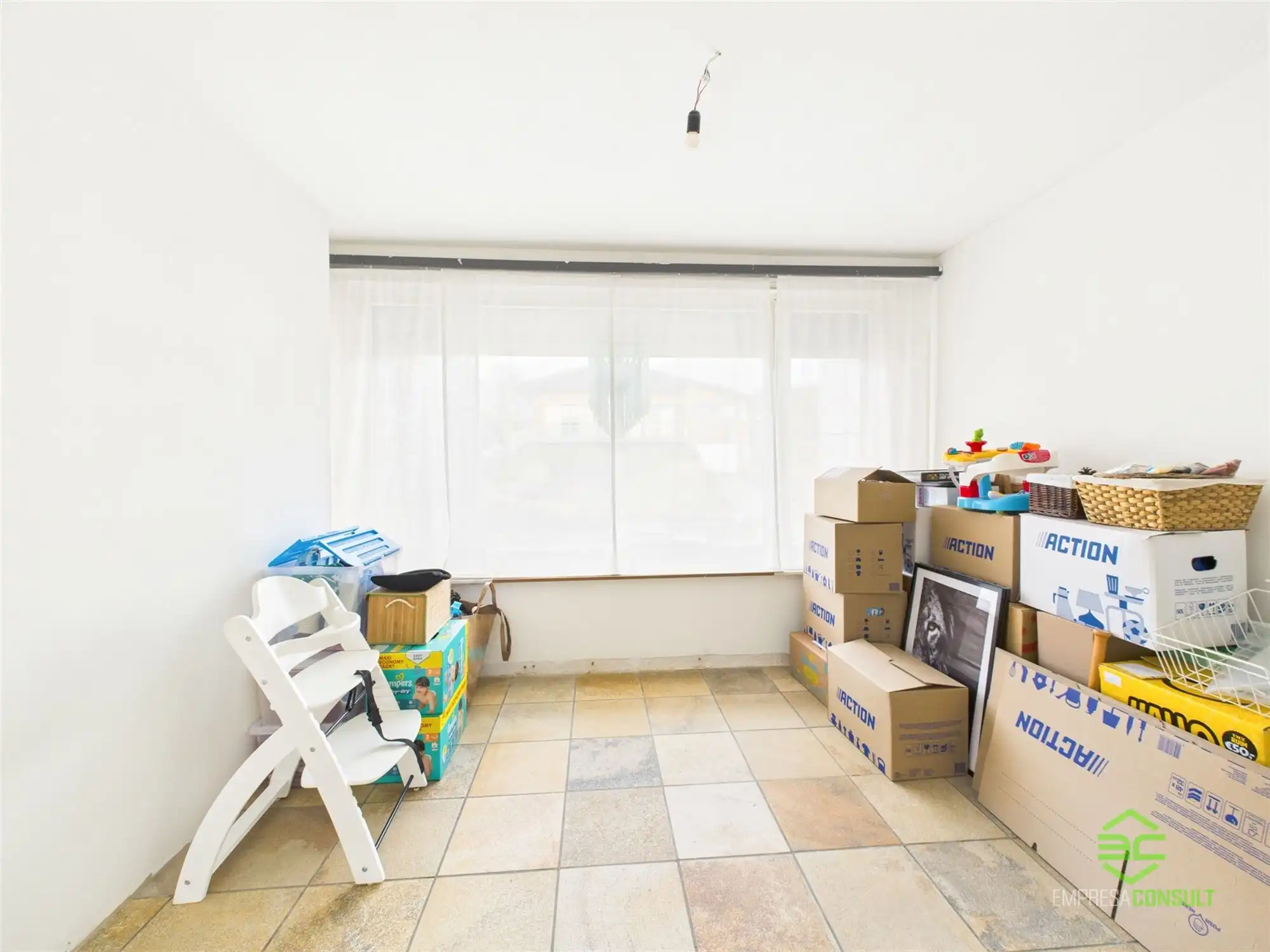 Instapklare gezinswoning met 6slpk en grote aparte garage! foto 15