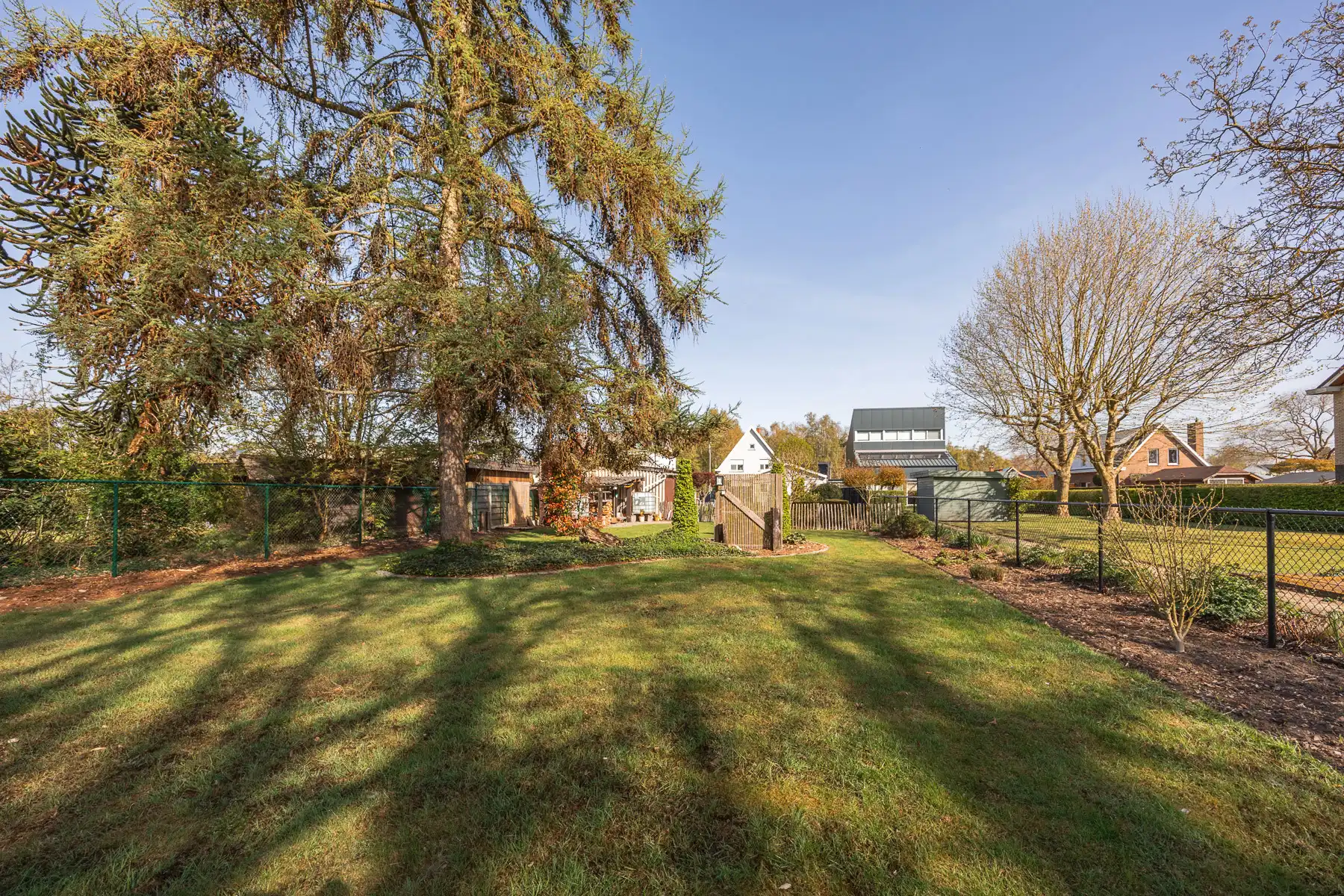 Charmante, uitmuntend onderhouden woning op een ruim perceel foto 20