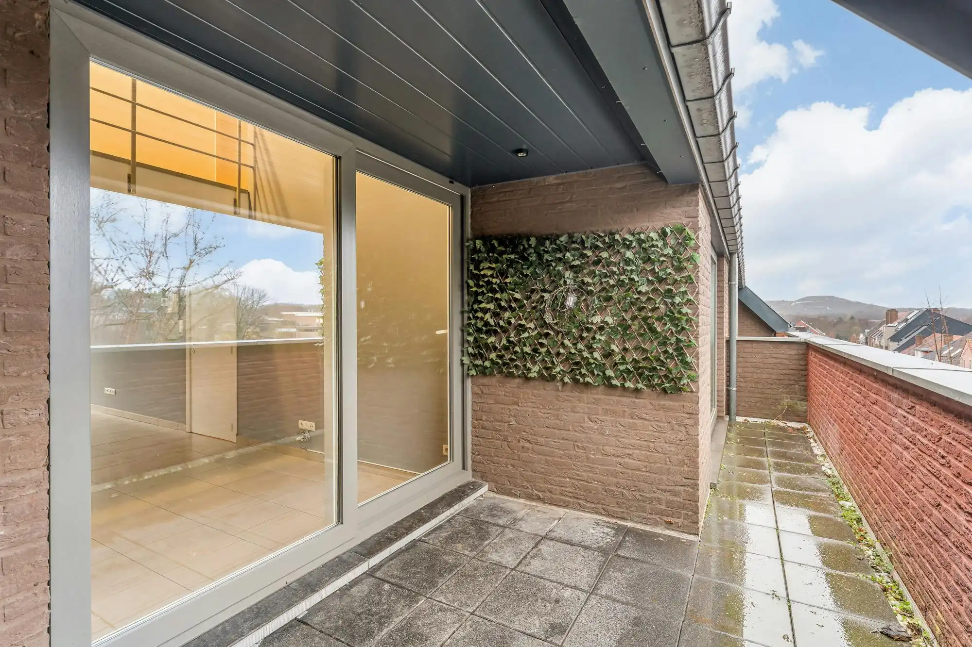 Lichtrijk & instapklaar duplex-appartement nabij Genk-Centrum foto 18