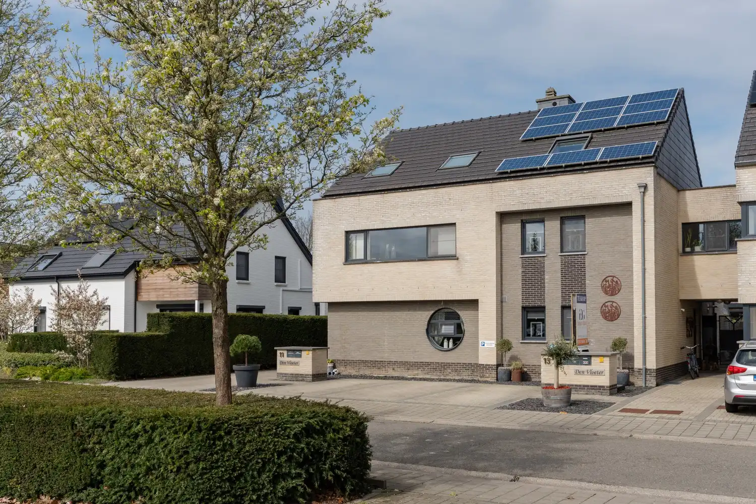 Zeer ruim appartement/stadswoning pal in het centrum van Pelt foto {{pictureIndex}}