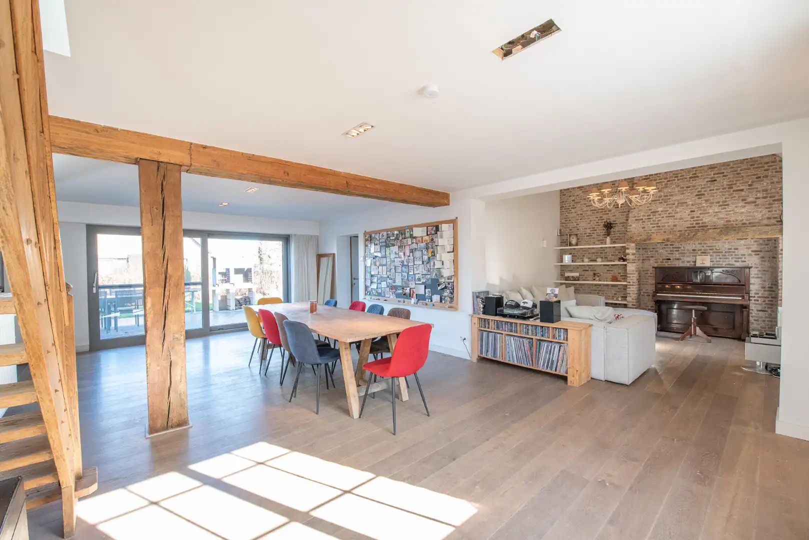 Charmante en ruime woning te huur met tuin en garage. foto 3