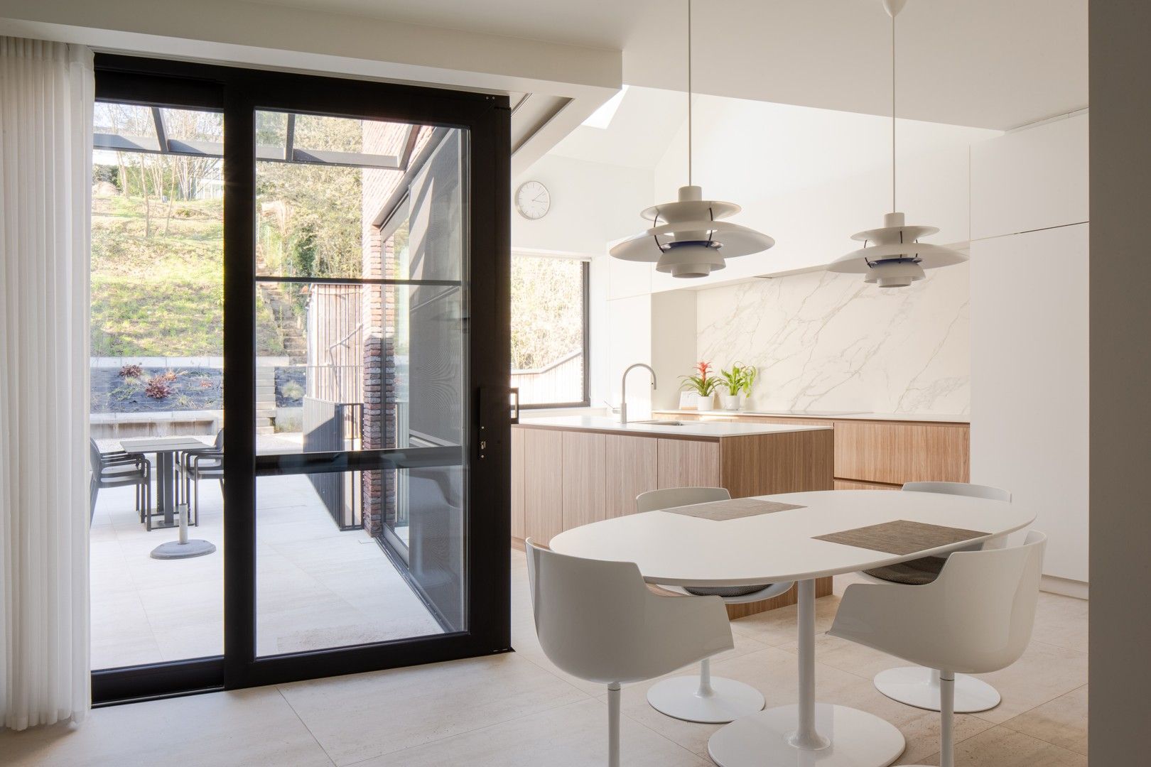 Luxueuze stadswoning opgedeeld in duplex appartement en 2 studio's foto 2