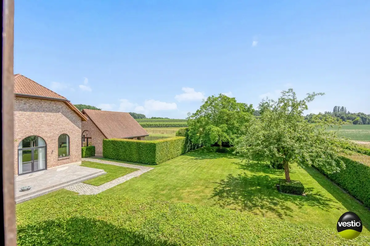 EXCLUSIEVE HOEVE MET MEERDERE WOONGEDEELTES, ATELIER, STALLING en AANPALENDE WEIDE OP CA. 1,6 HECTARE NABIJ DOMEIN NIEUWENHOVEN. foto 80