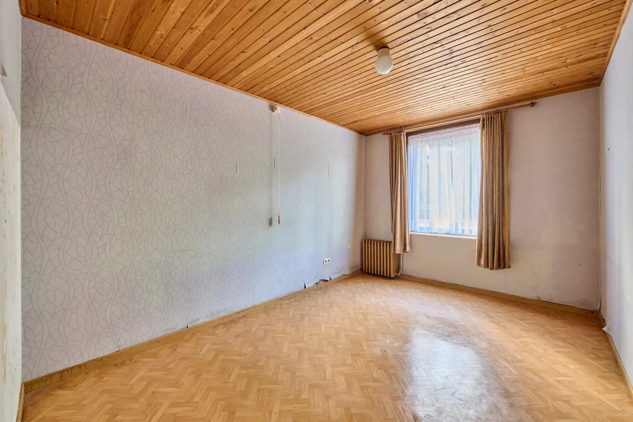 TE RENOVEREN WONING MET VEEL MOGELIJKHEDEN OP 3HA 54A38 CA foto 10