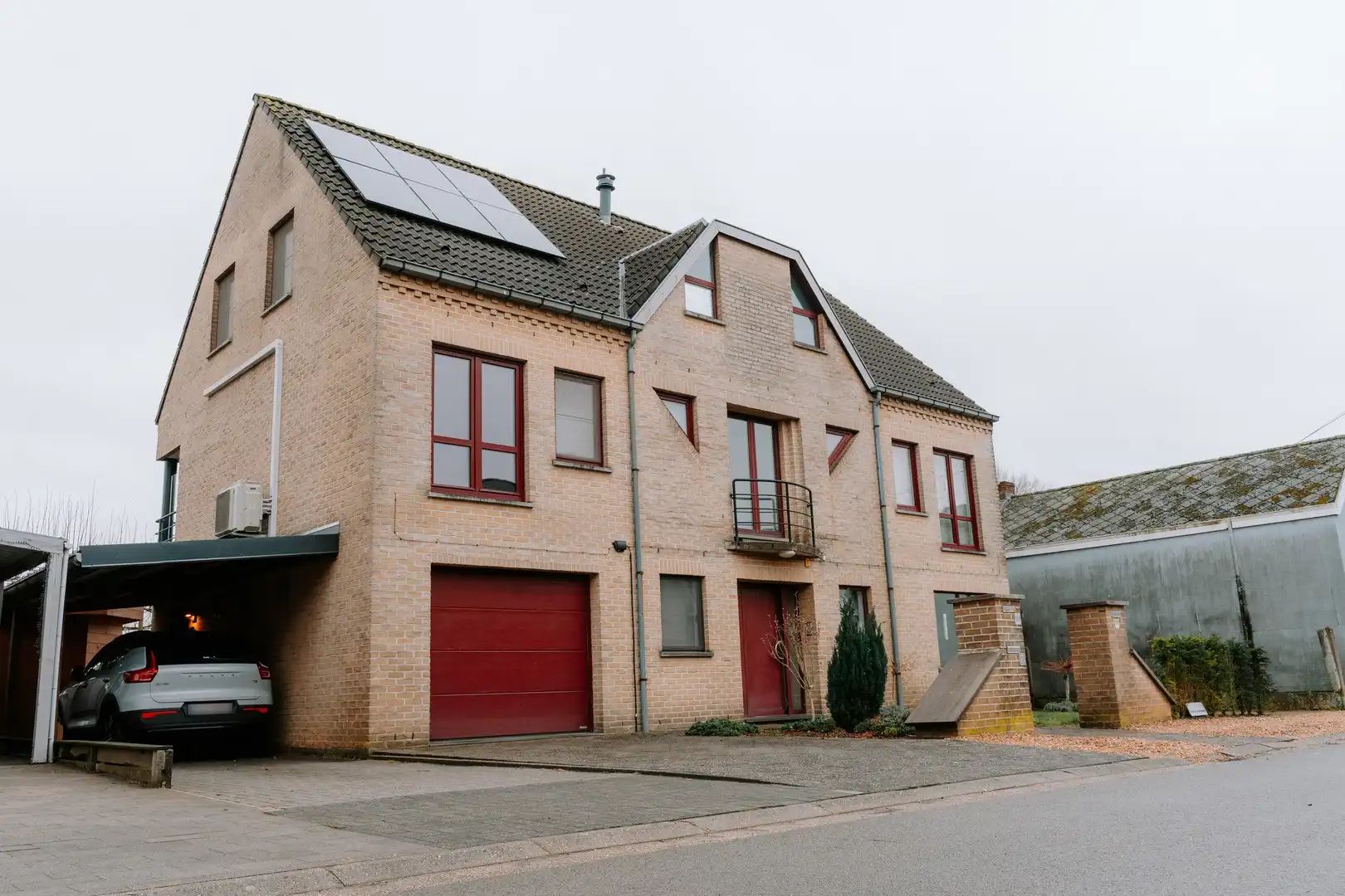 Instapklaar appartement met 3 slaapkamers, terras & zonnepanelen. foto 18