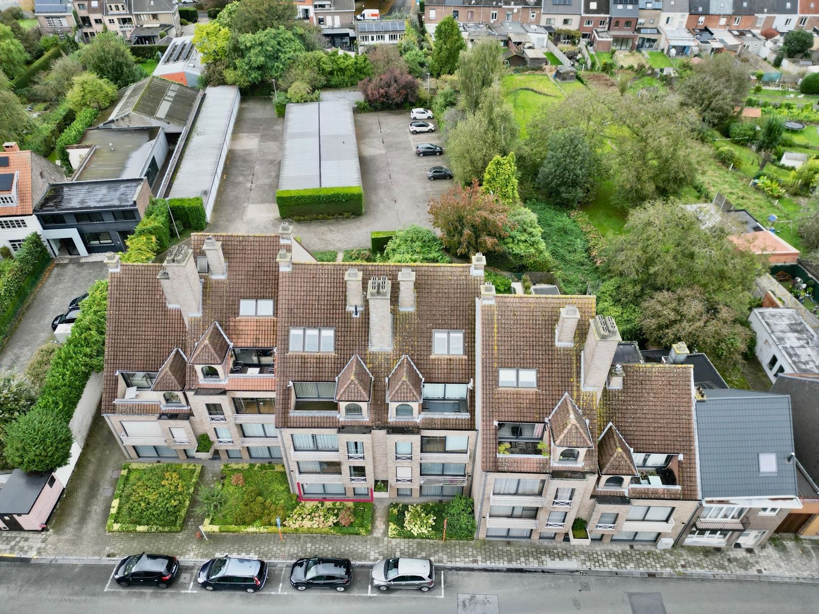 Instapklaar gelijkvloers appartement met terras, tuin én garage! foto 17