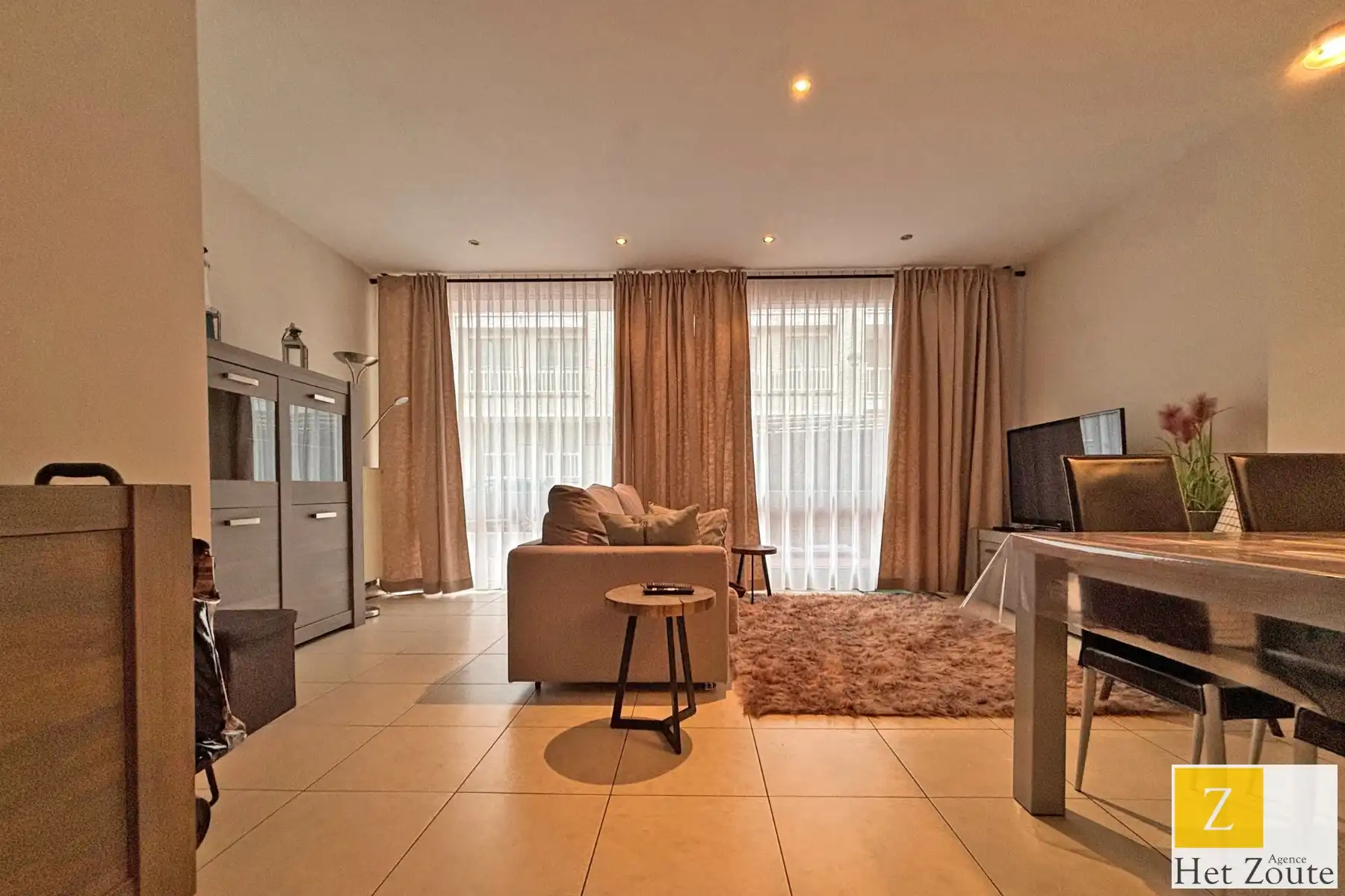 Gemeubeld gelijkvloers appartement op centrale ligging foto {{pictureIndex}}