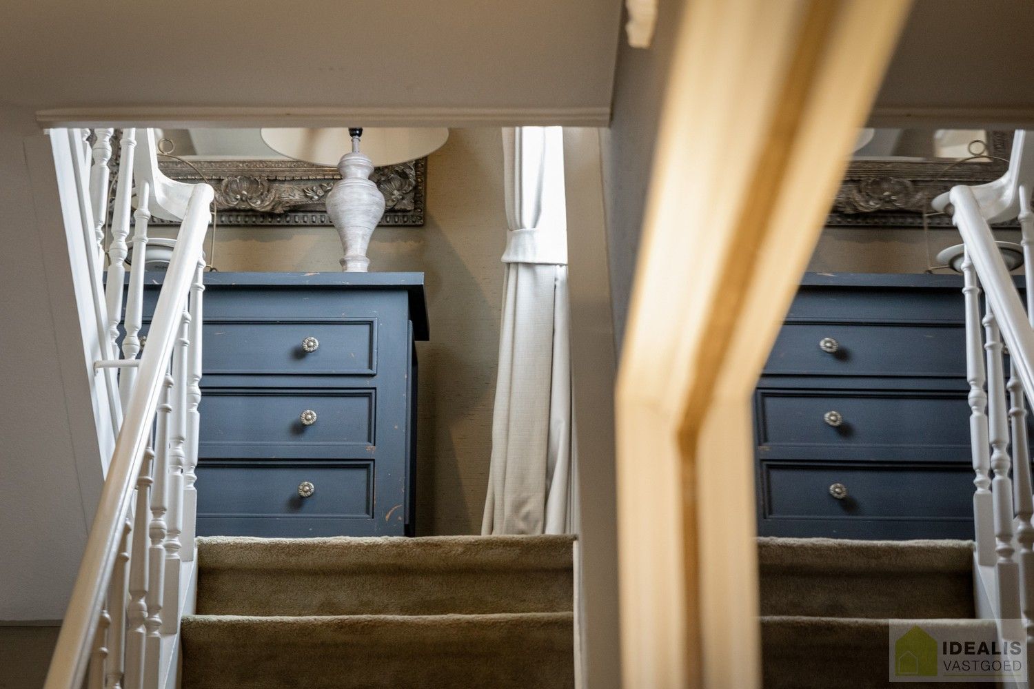 RUIME, CHARMANTE EN INSTAPKLARE WONING IN HARTJE HAMONT! HEERLIJKE WOONKAMER VOORZIEN VAN PARKET EN MET HAARD, LICHTRIJKE KEUKEN MET DIRECTE TOEGANG TOT PRACHTIGE VERANDA, 4 SLAAPKAMERS, RUIME GARAGE EN PRACHTIG AANGELEGDE TUIN OP SCHITTEREND PERCEEL VAN 7A 55CA IN HET HARTJE VAN HAMONT-ACHEL EN OP SLECHTS ENKELE MINUTEN VAN DE NEDERLANDSE GRENS! foto 22
