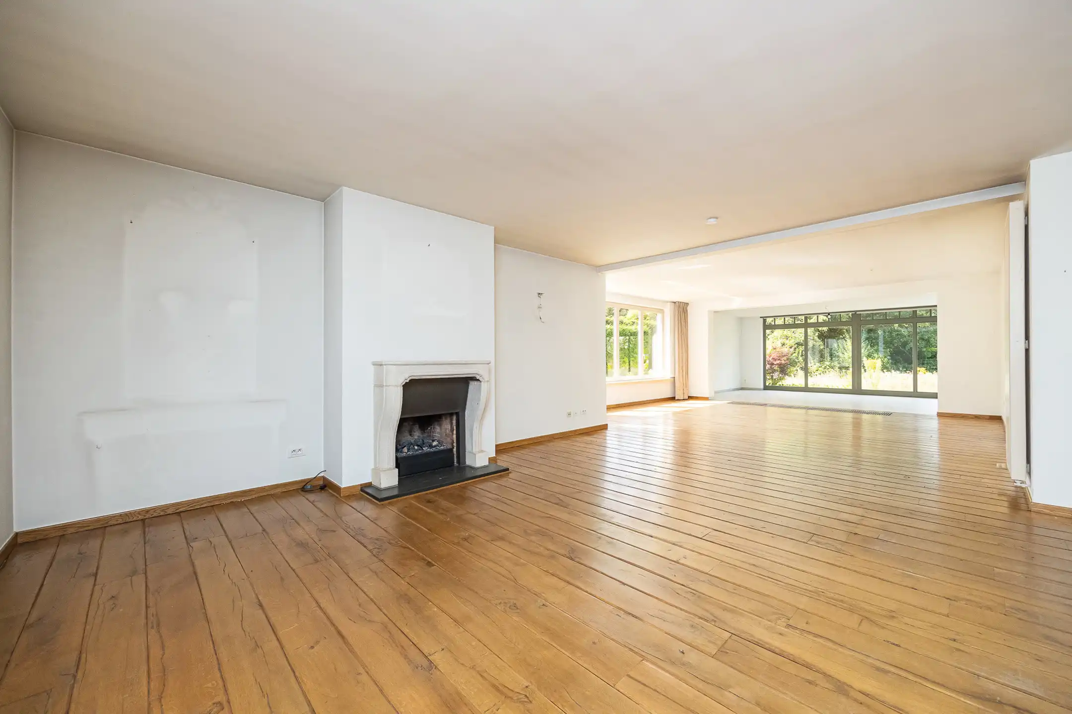 Ruime villa met 2 (mog. 3) slaapkamers op 2.030 m² op het ZW foto 7