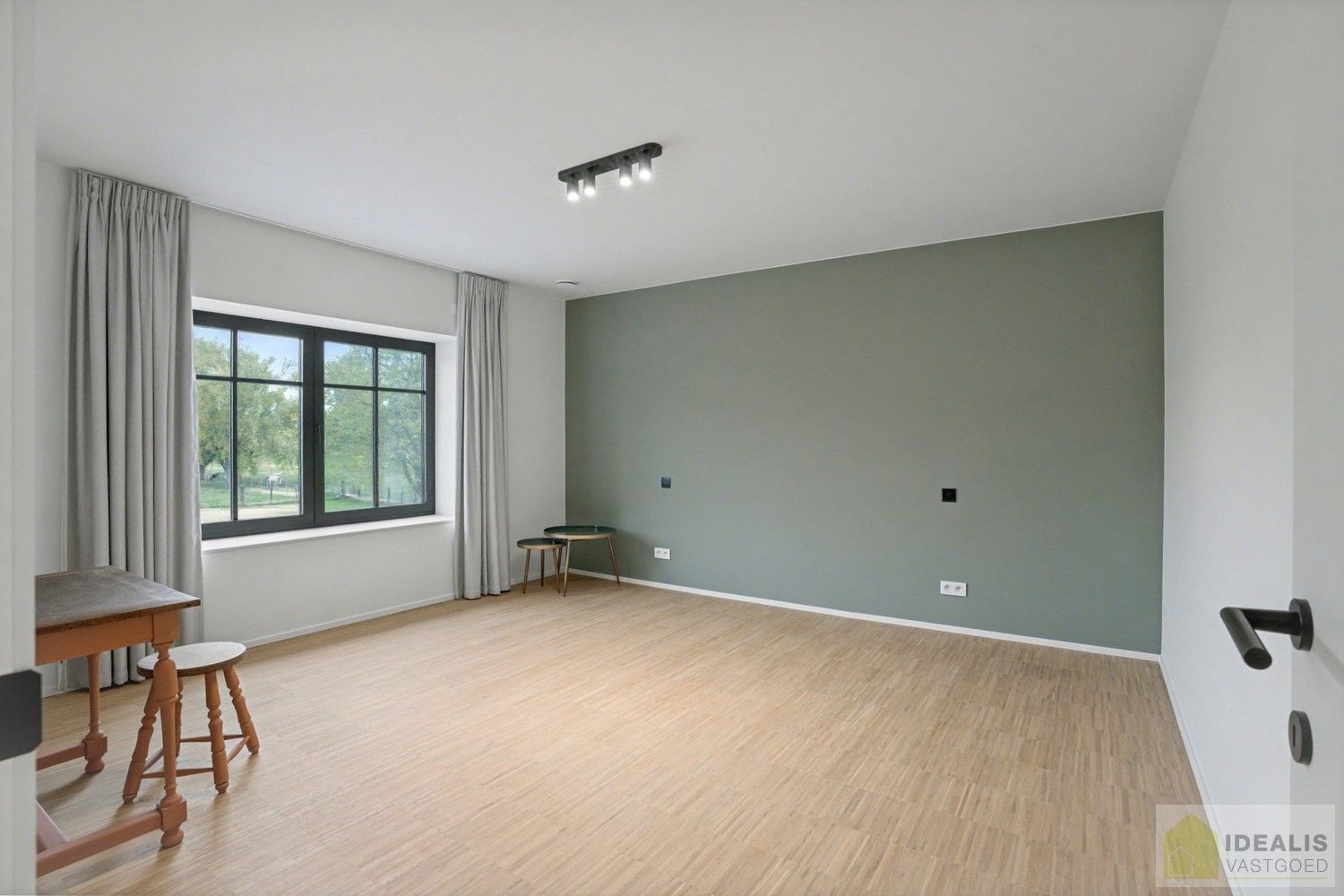 IDEALIS VASTGOED - EEN BIJZONDER HUIS, EEN BIJZONDERE LOCATIE, EEN UNIEKE KANS OM TE WONEN IN EEN AUTHENTIEK LANDHUIS MET EEN PRACHTIGE INRICHTING EN EEN HOOGWAARDDIGE AFWERKINGSGRAAD! foto 50