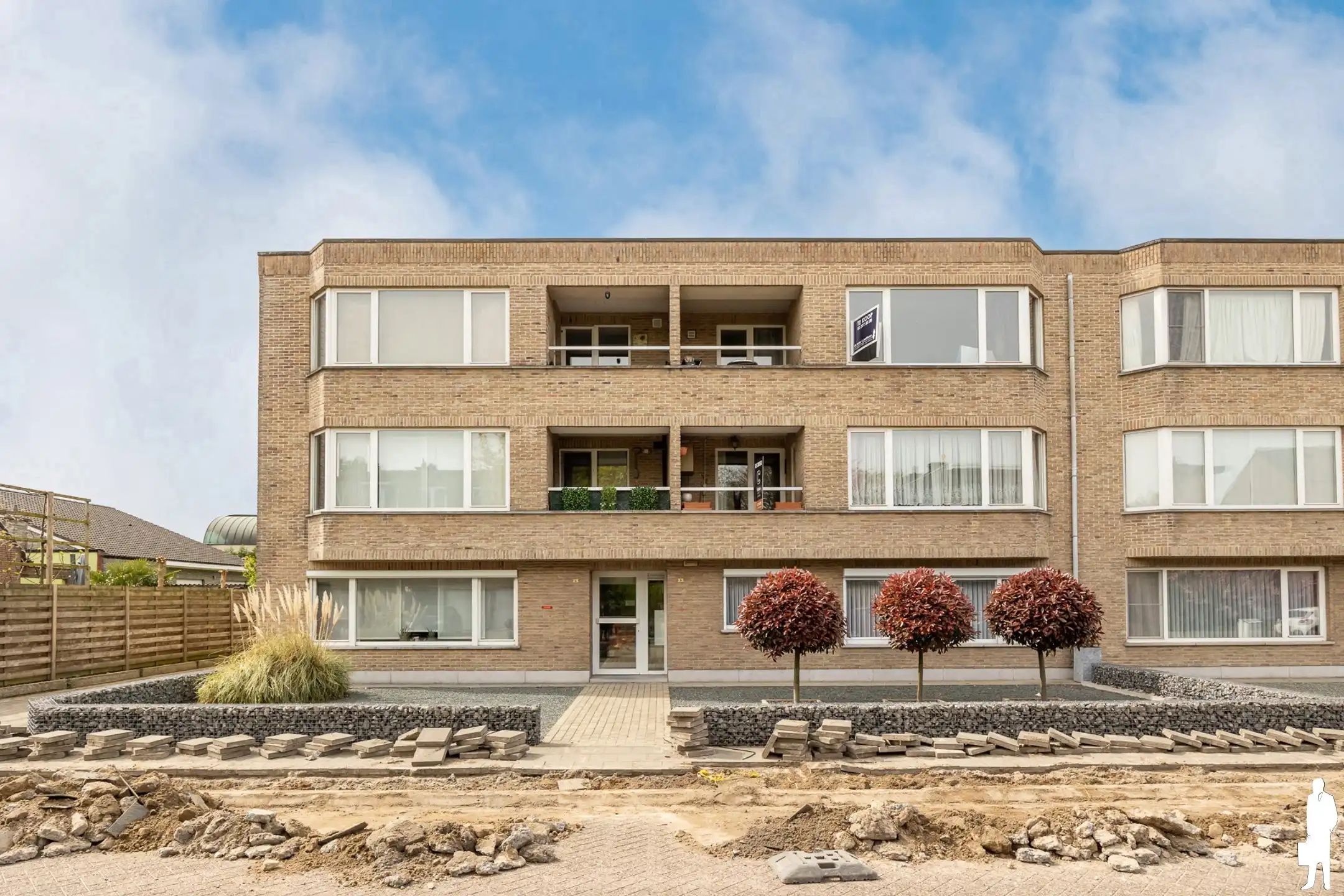 Ruim appartement met terras & garage te Burcht  foto 11