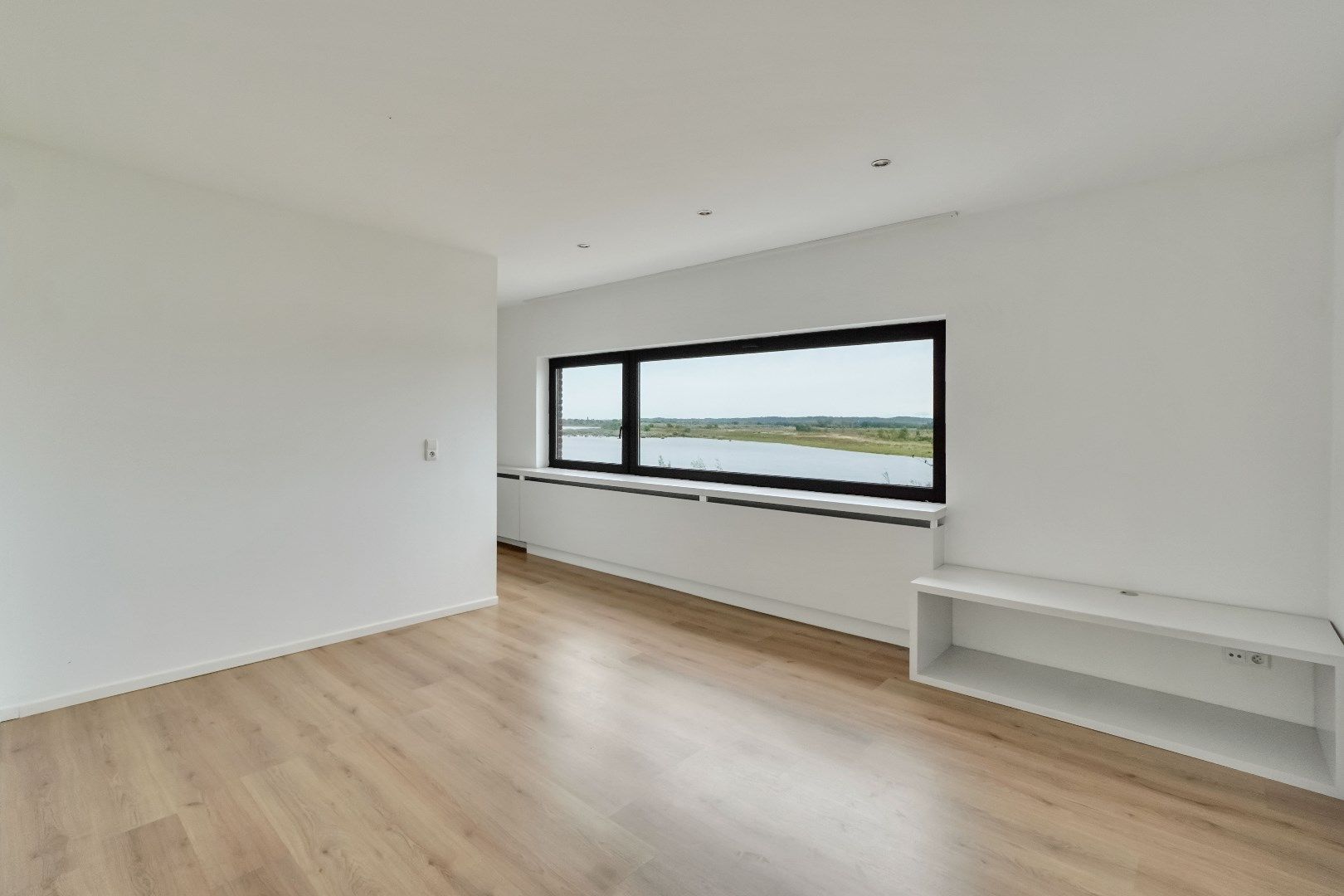 IN OPTIE ! GEZINSWONING MET EEN BEWOONBARE OPP. VAN 198 M² OP EEN MOOI PERCEEL AAN DE MAAS ! foto 13