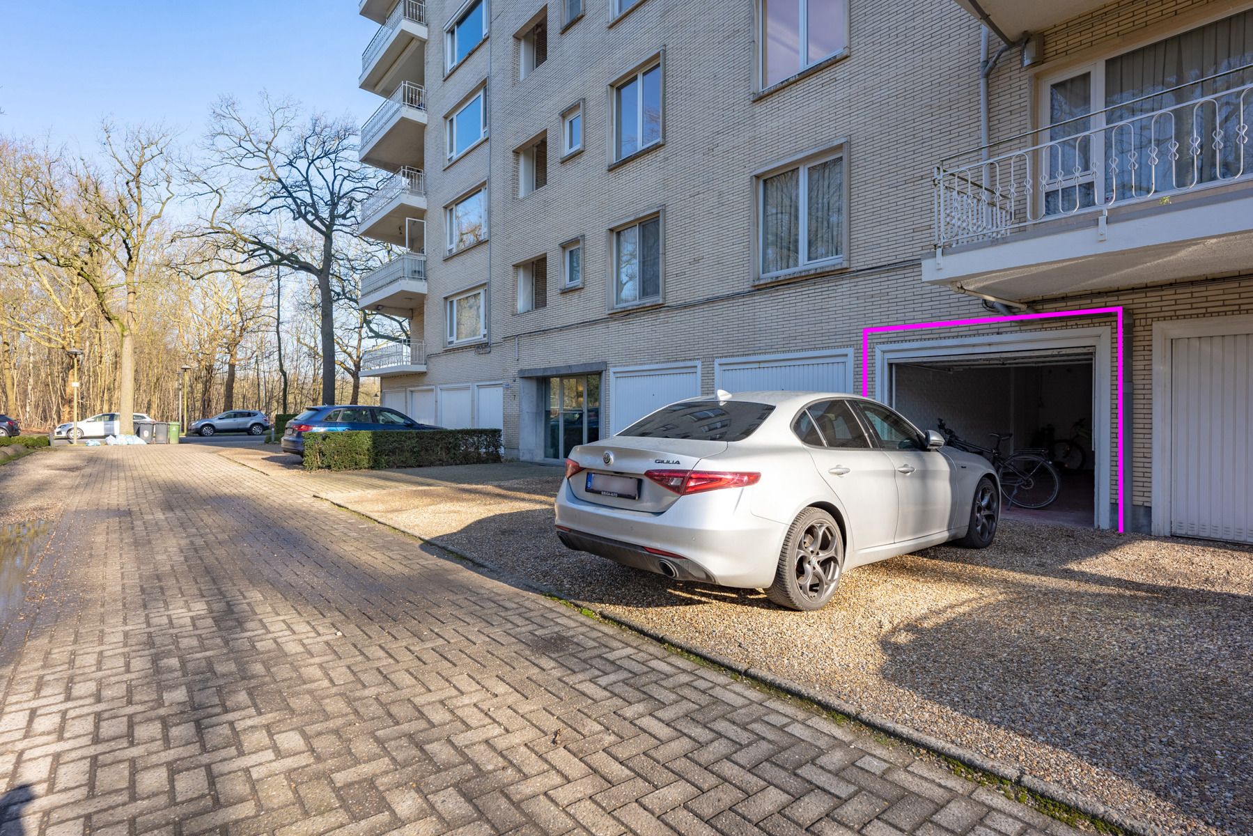 Verzorgd 2 slpk. appartement met terras en garagebox!  foto 15