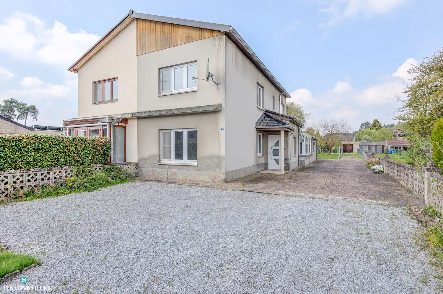 GEZINSWONING MET DRIE SLAAPKAMERS TE MAASMECHELEN foto 2