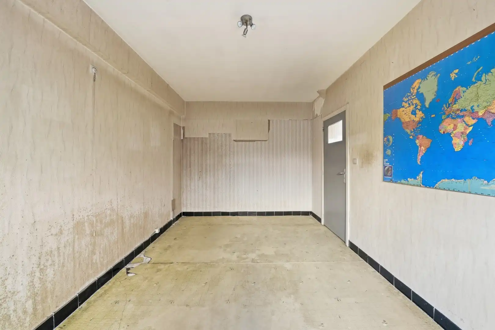 Te renoveren gelijkvloers appartement met 2 slaapkamers in Oostende foto 13