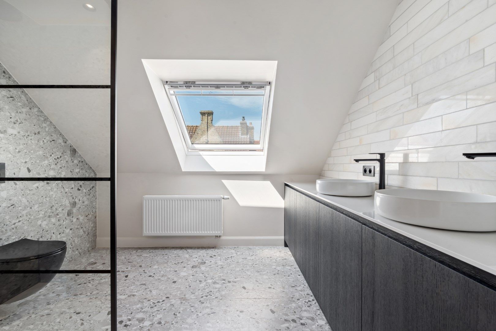 Volledig gerenoveerd duplex appartement met ruim terras en autostaanplaats foto 8
