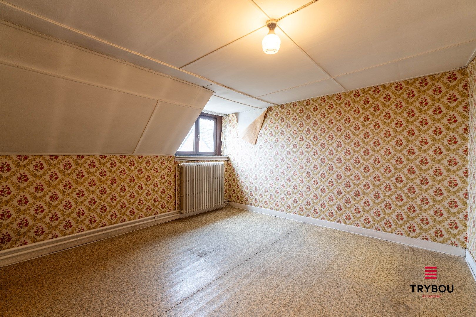 Authentieke hoeve met bijgebouwen op ruim perceel foto 17