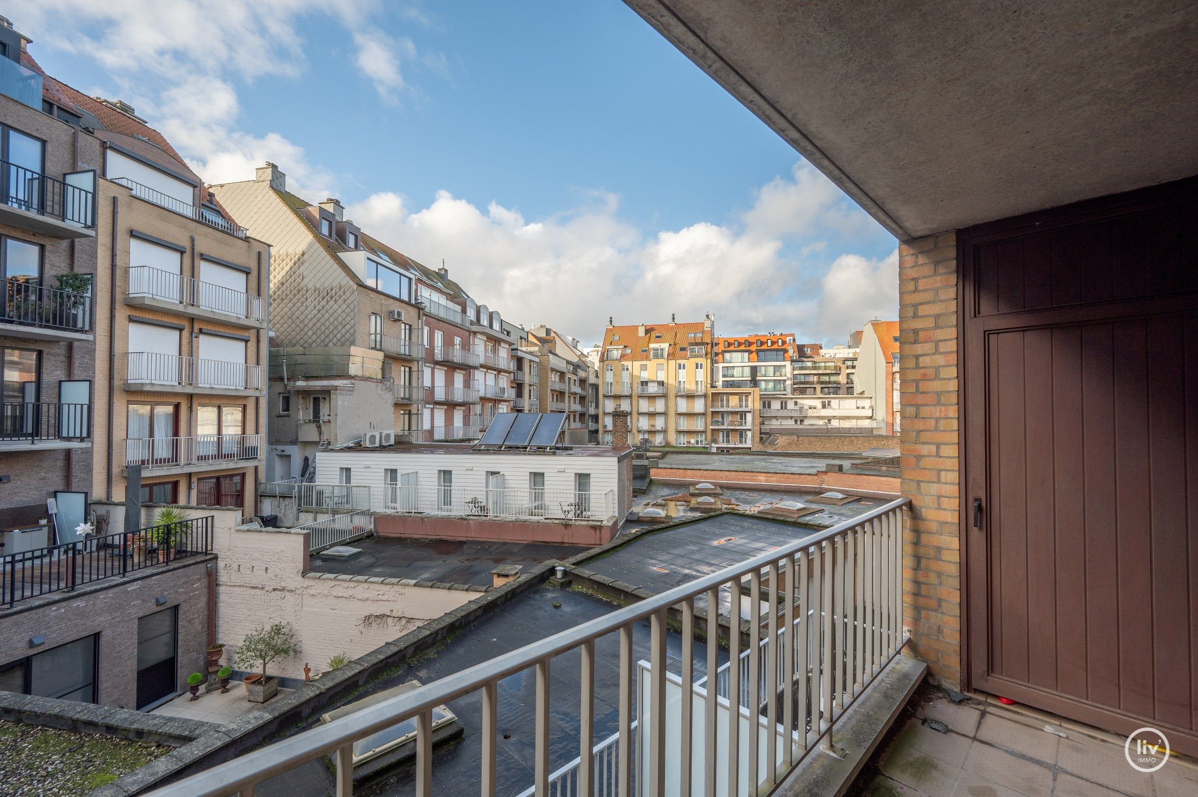  Instapklaar appartement met 3 slaapkamers op een toplocatie vlakbij het Rubensplein en het strand. Mogelijkheid tot aankoop van een parking op het gelijkvloers foto 16