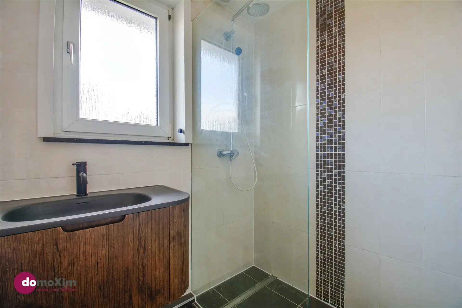 Gezellig, volledig gerenoveerde woning met 3 slaapkamers in een rustige woonwijk te Zaventem  foto 8