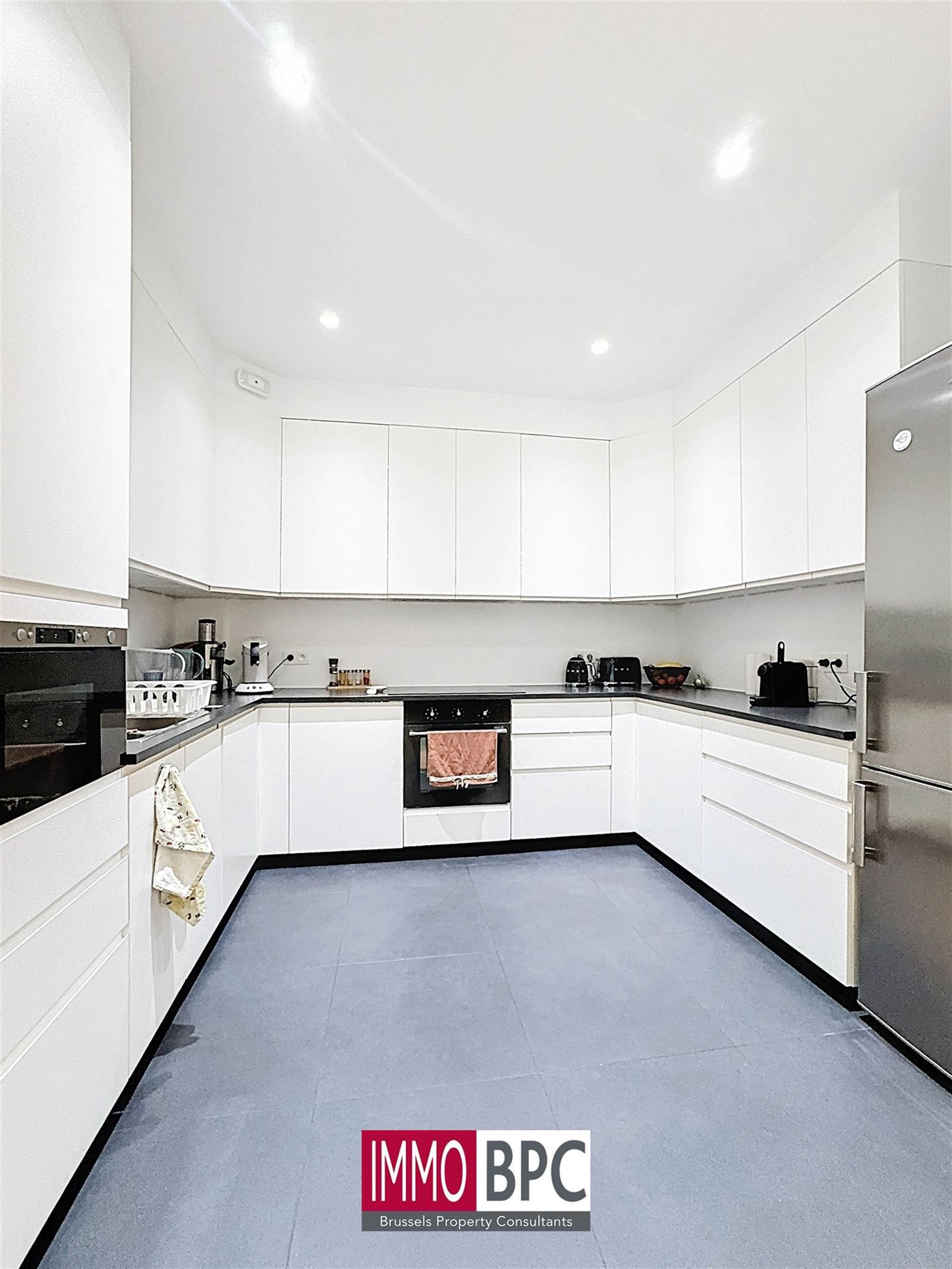 UITZONDERLIJKE MODERNE OPBRENGSTEIGENDOM IN GANSHOREN – 595 m² WOONOPPERVLAKTE foto 12