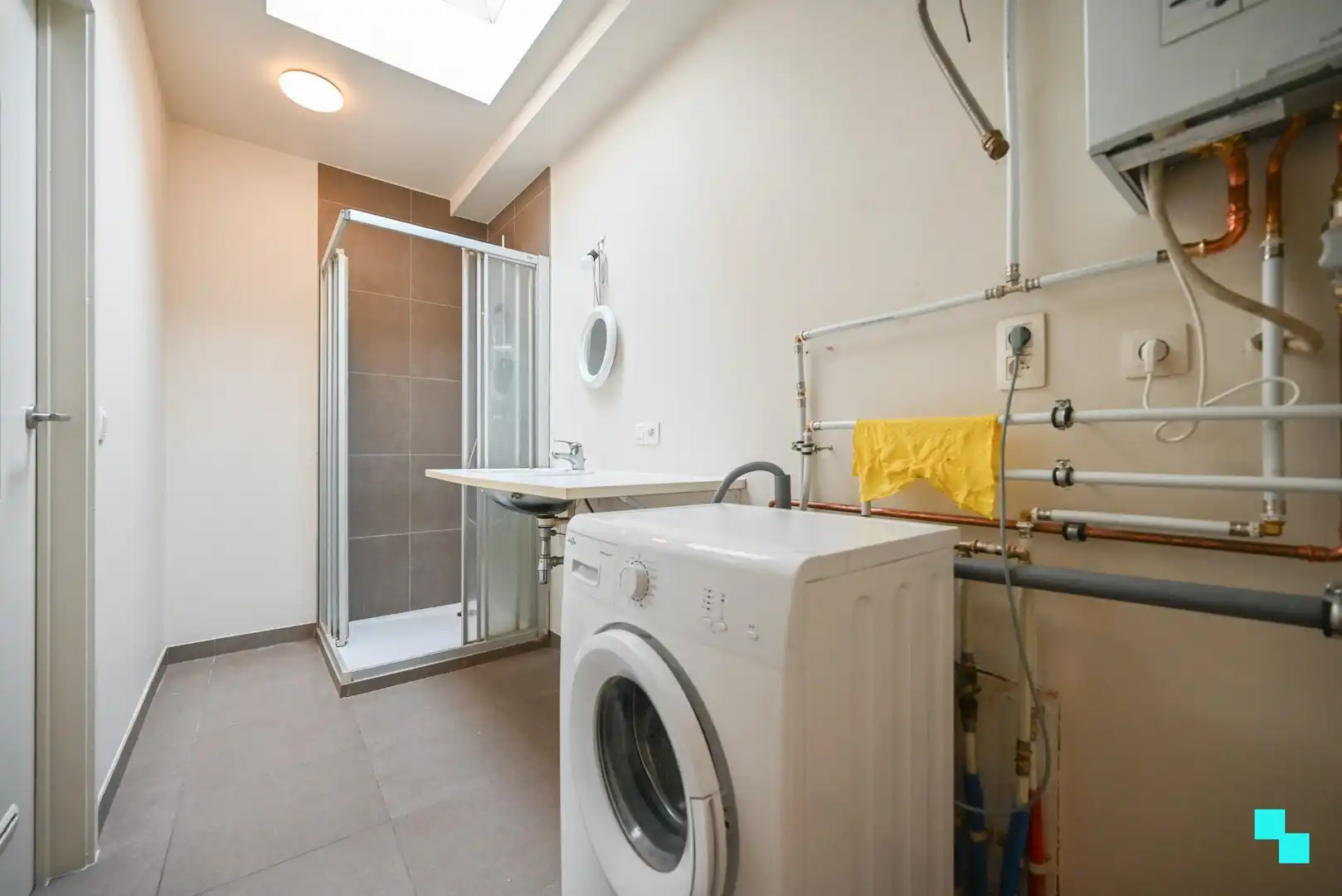 Instapklare woning met twee slaapkamers nabij centrum Izegem foto 21