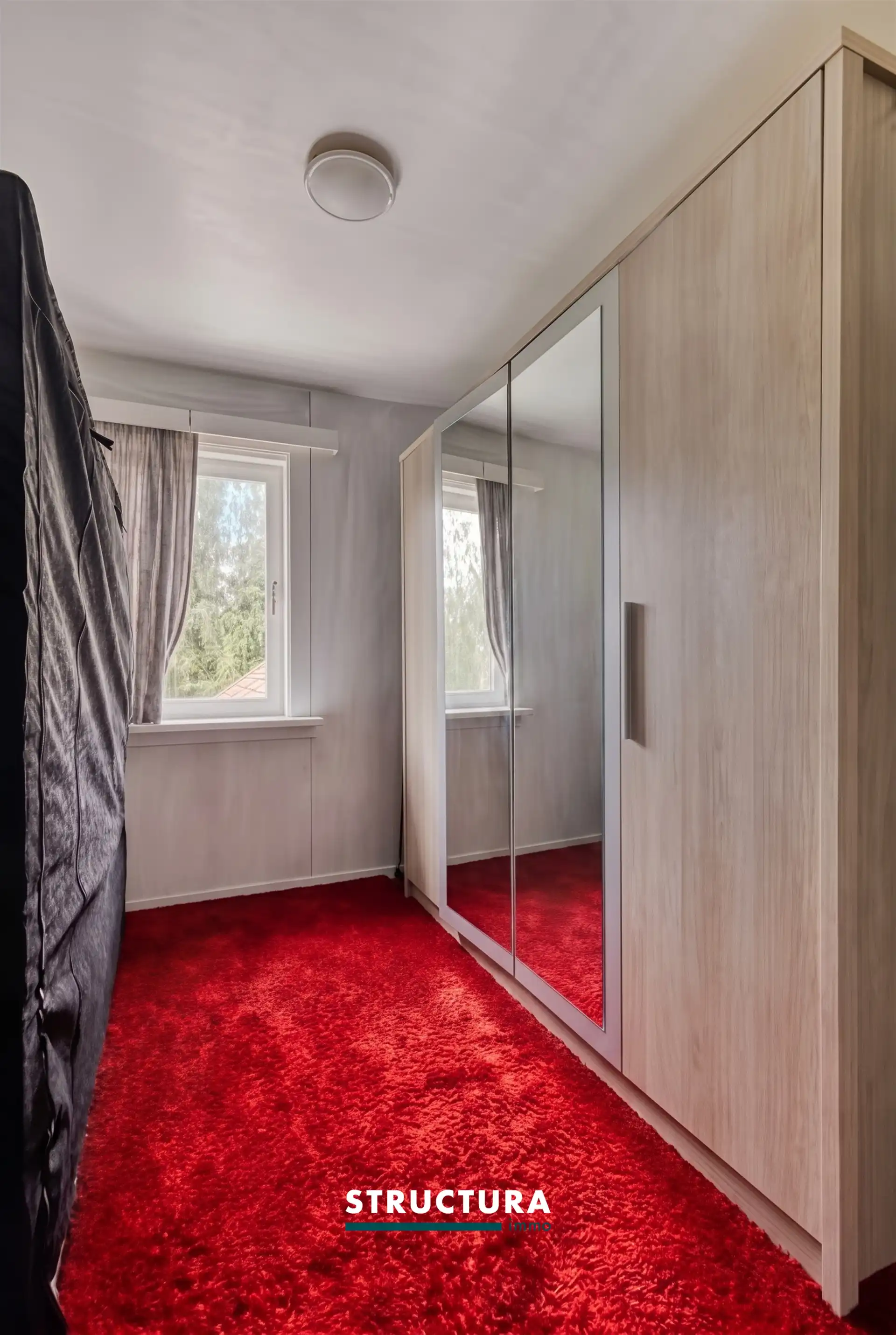 Ruime woning met tuin foto 16