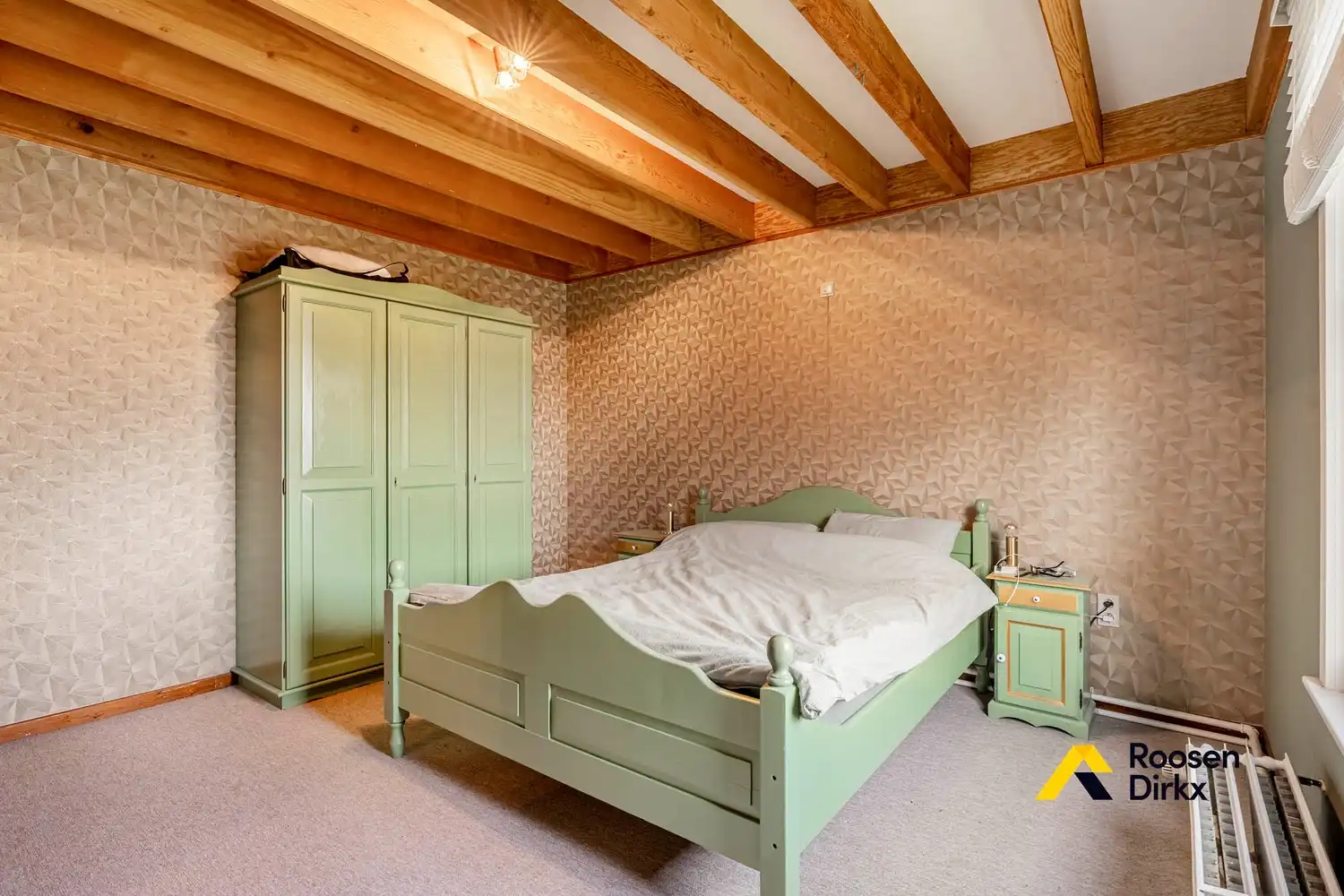 Solide woning met  4 slaapkamers en ruime garage op perceel van 734m² foto 17