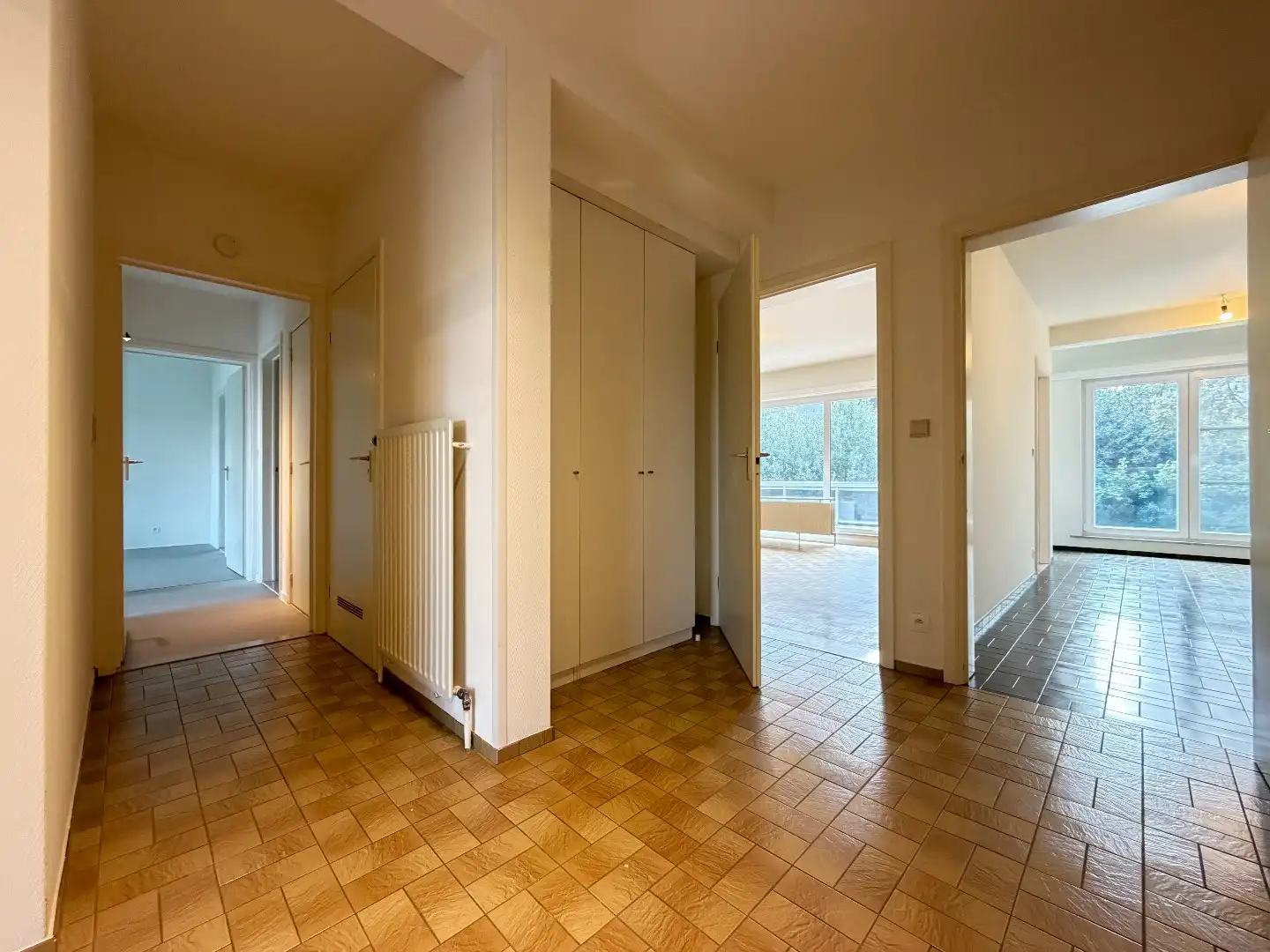 Lichtrijk 3-slaapkamerappartement met garage foto 15