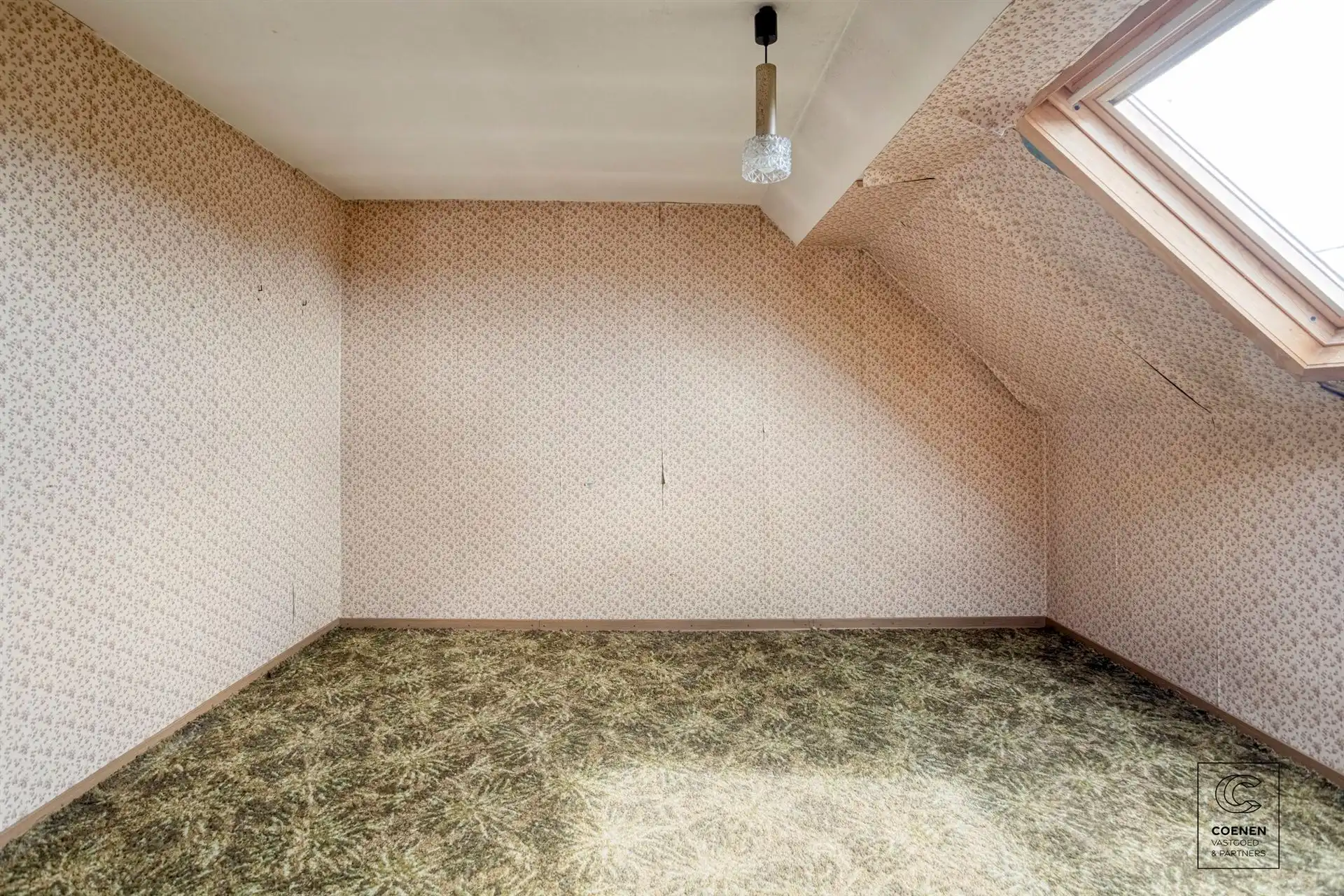 Zeer ruime HOB met schitterende tuin op een toplocatie foto 18