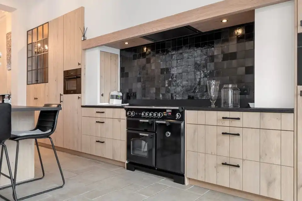 EXCLUSIEF HERENHUIS MET LUXUEUZE AFWERKING IN HET HART VAN SINT-TRUIDEN foto 12