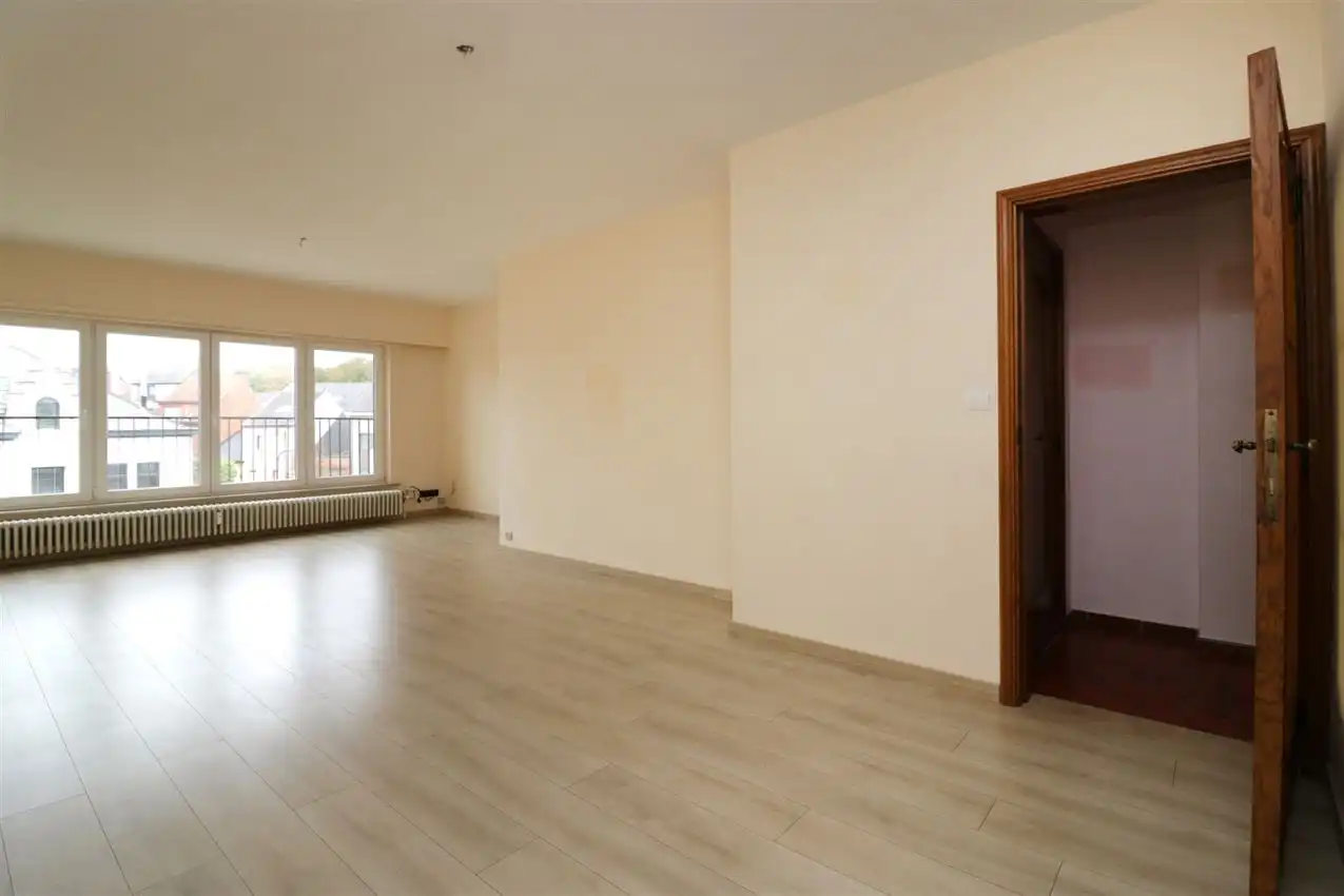 Opbrengsteigendom (handel & 4 app) op toplocatie foto 30