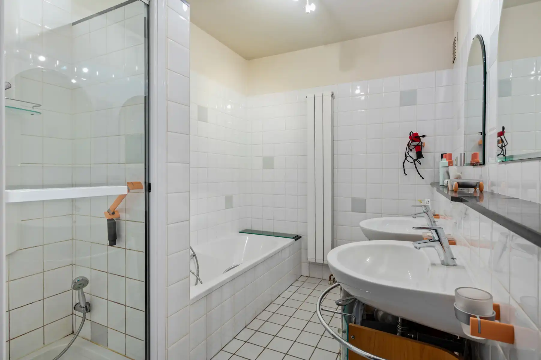 Rustig wonen met terras, 3 slaapkamers en private parking foto 13