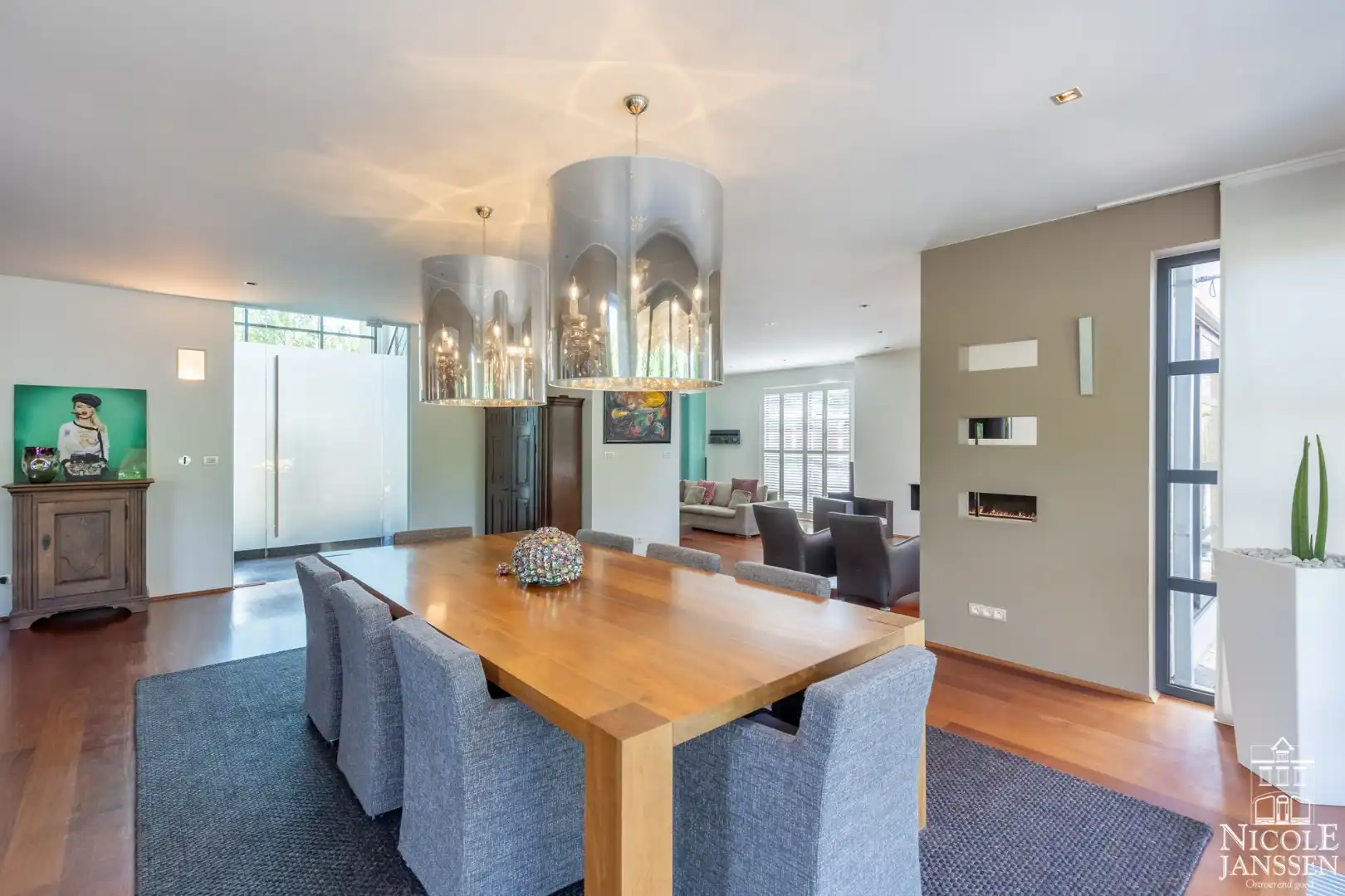 Luxueus ingerichte villa met vier slaapkamers en verzorgde tuin foto 10