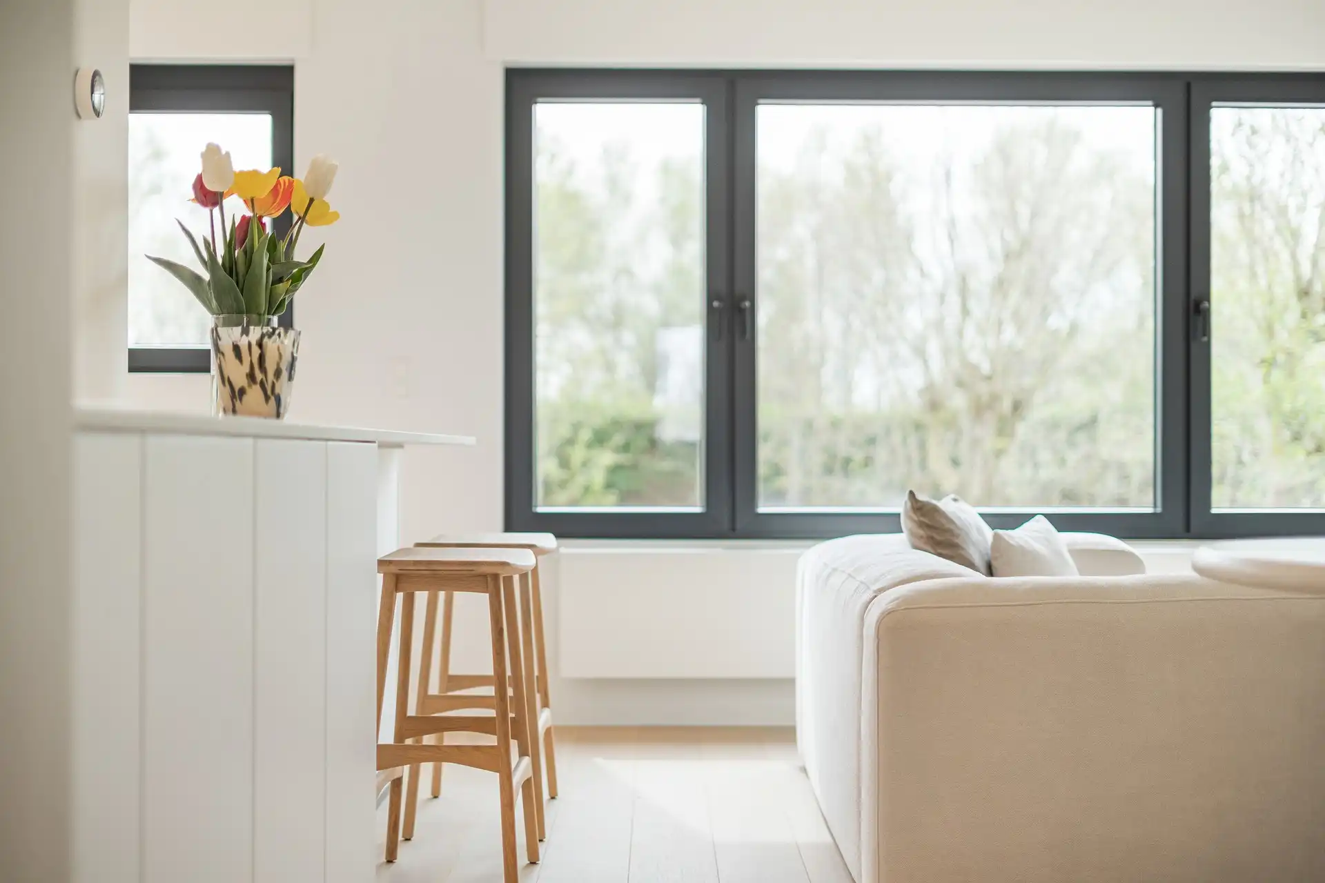 Tot in de puntjes gerenoveerd appartement foto 3