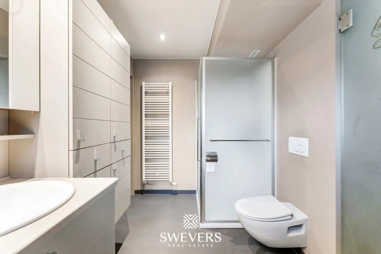 Gelijkvloers appartement net buiten Beringen centrum foto 8