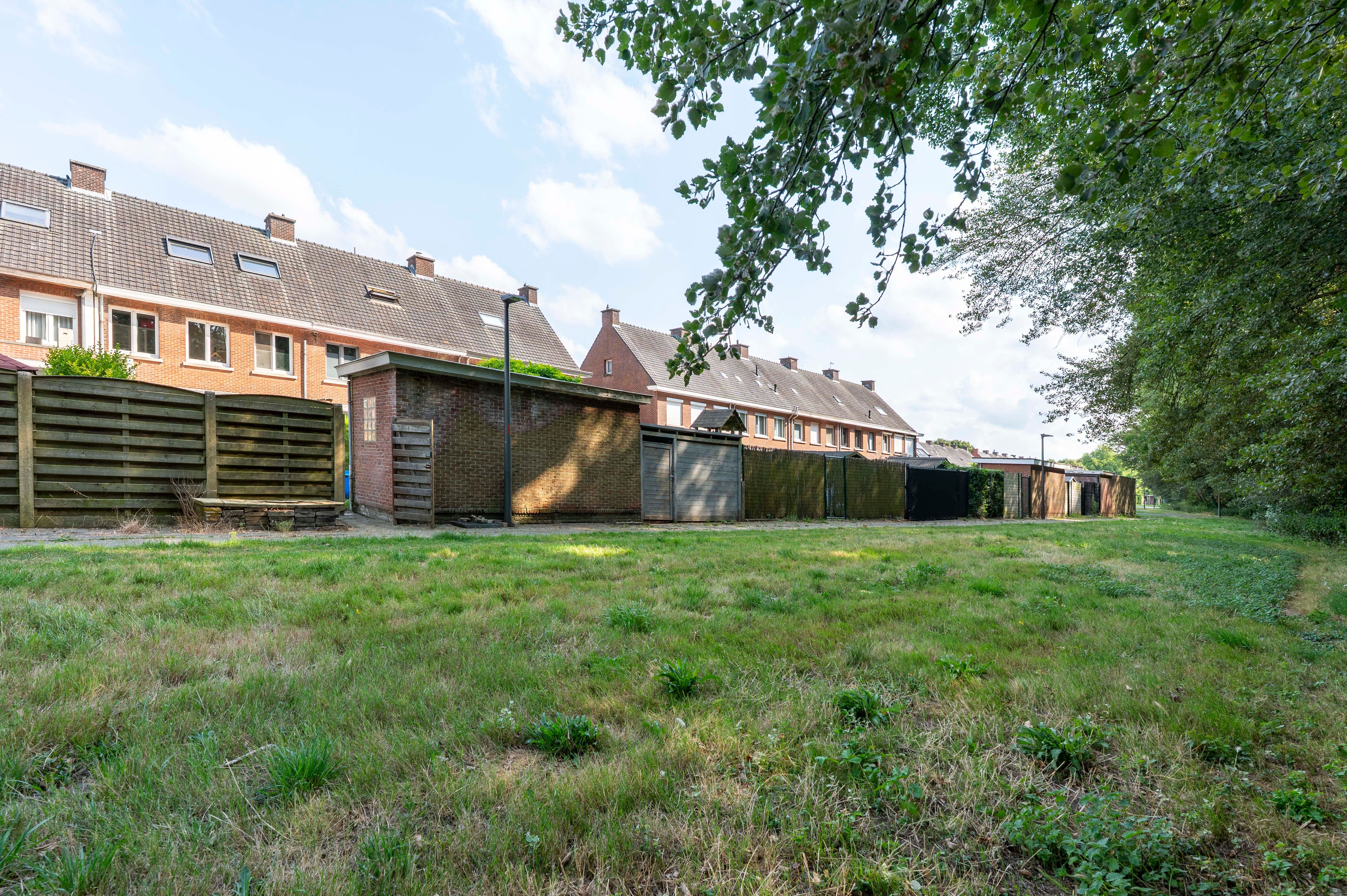 Instapklare gezinswoning met tuin en achteringang op centrale locatie in Ekeren! foto 29