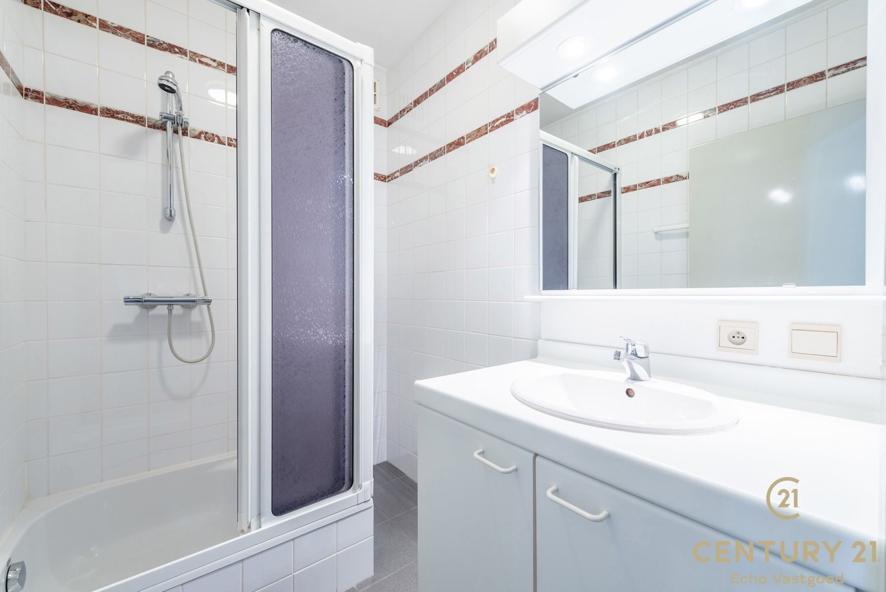 Ruim en energiezuinig appartement (161 m²) met garagebox foto 15
