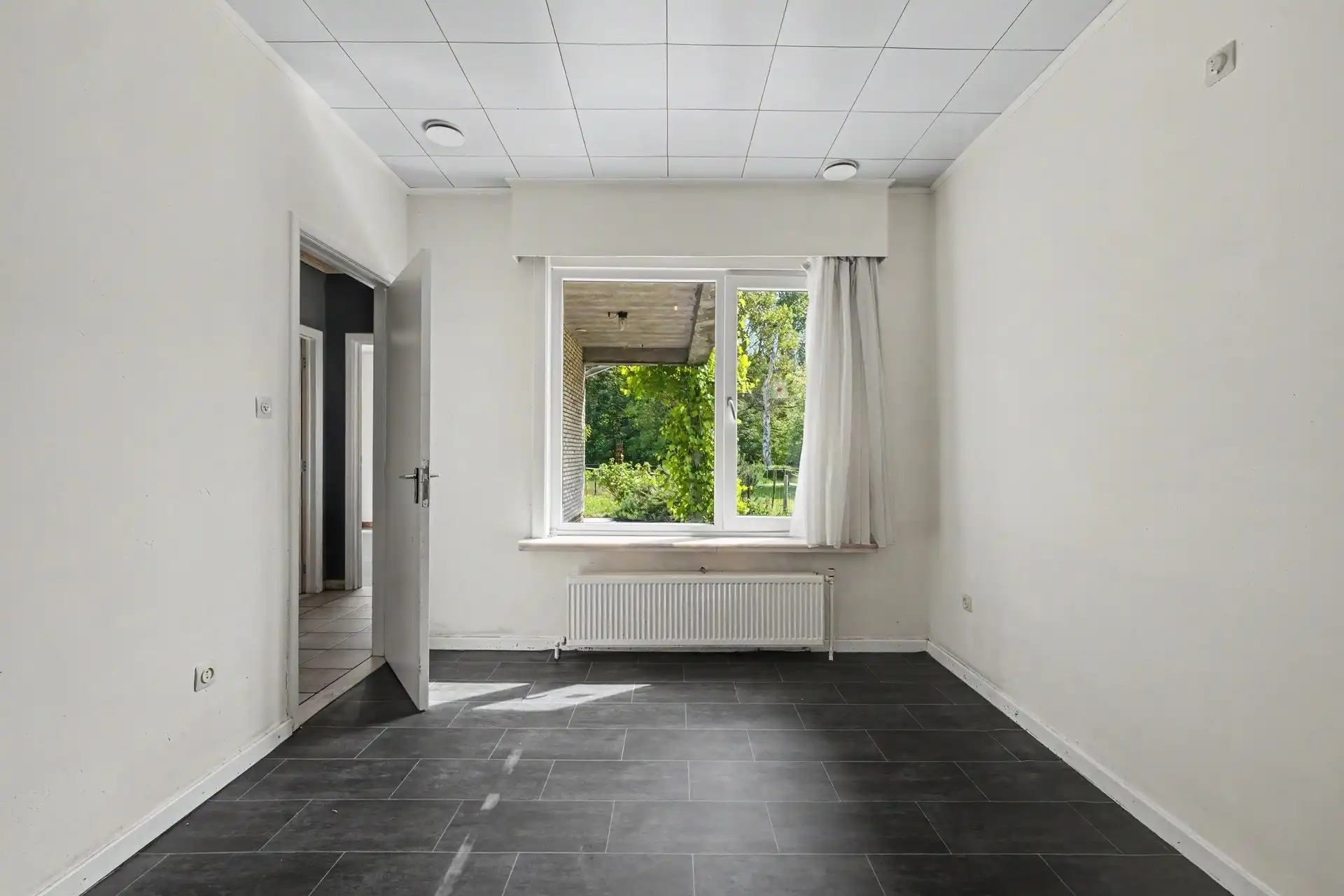 Uitstekend gelegen open bebouwing type bungalow met prachtig uitzicht foto 9