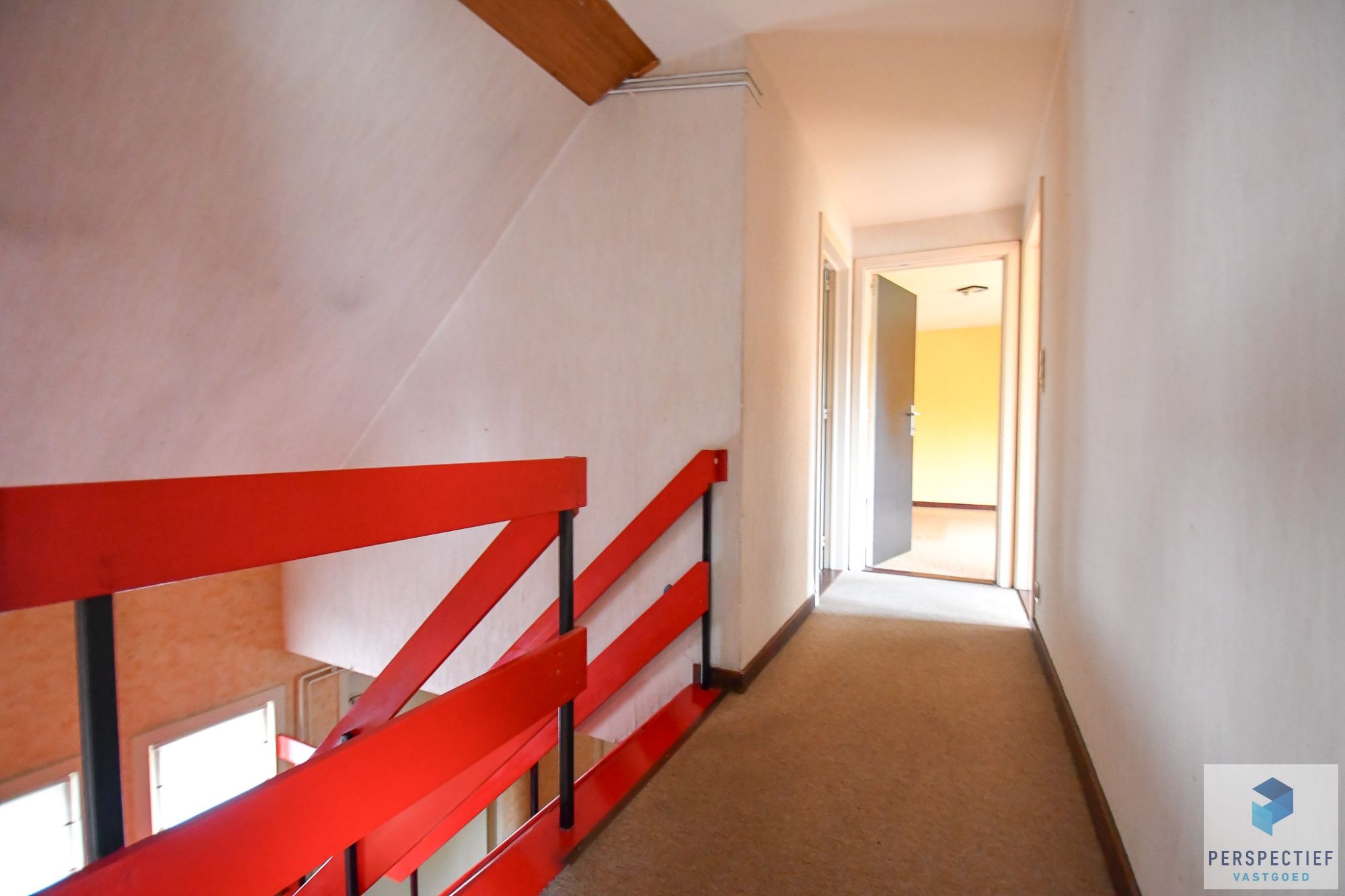 GOED GELEGEN WONING met prachtige idyllische tuin en uitweg op een perceel van 2034 m² met landelijke uitzichten foto 15