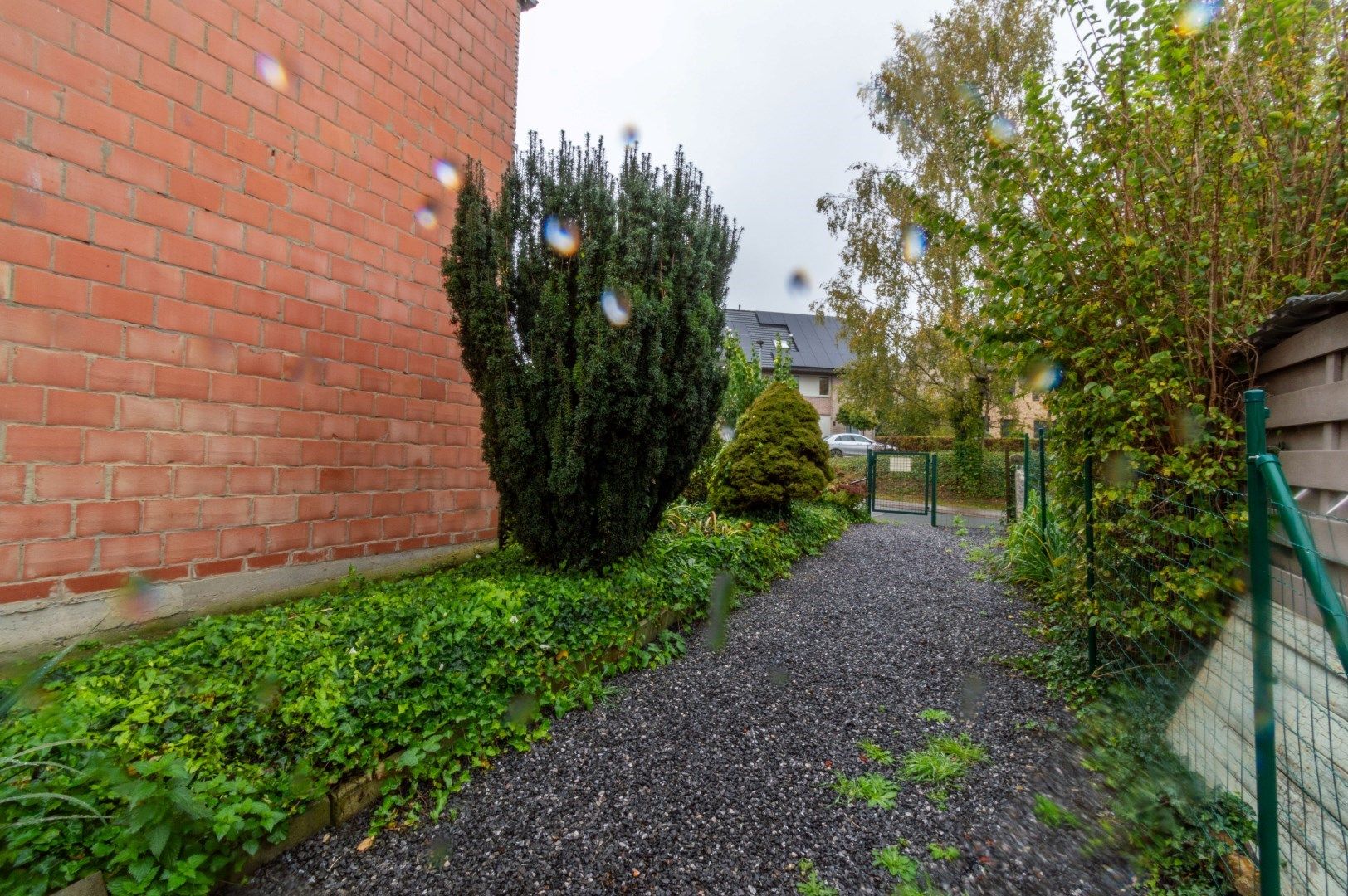 Een rustig gelegen rijwoning te Lembeek! foto 14