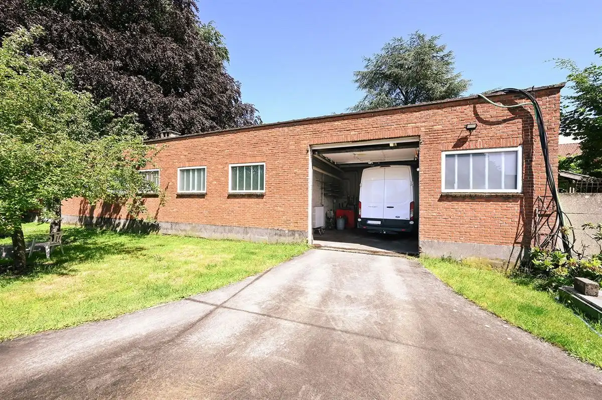 Te renoveren woning en magazijnen op 3100m² foto 7