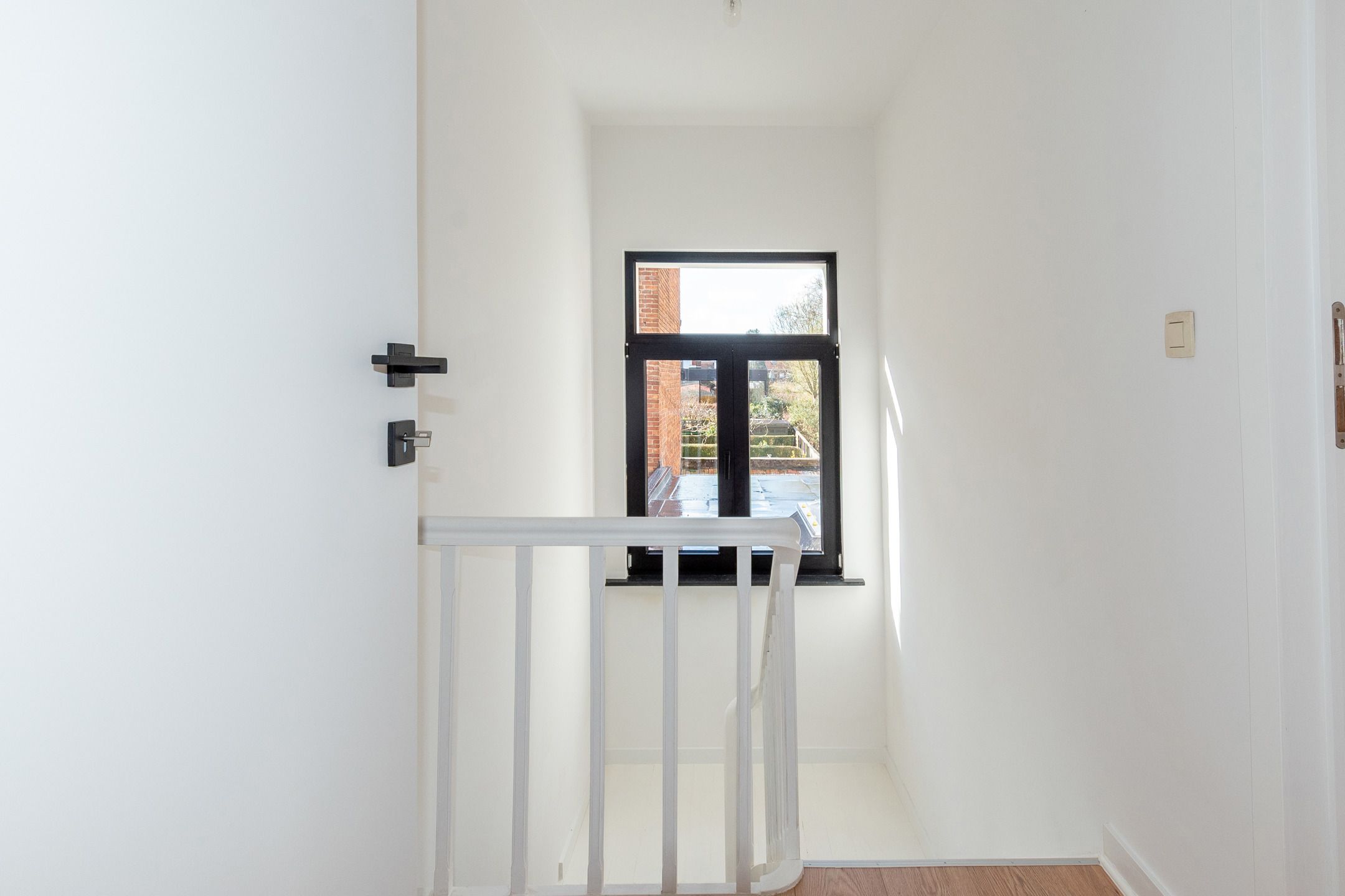 Volledig vernieuwde woning met 2 ruime slaapkamers! foto 16