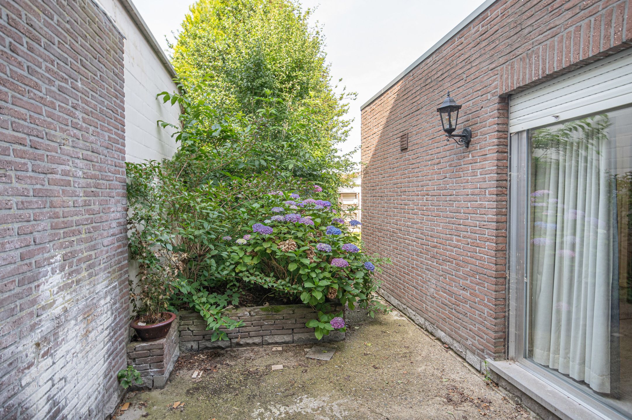 Op te frissen gezinswoning in rustige woonwijk foto 22