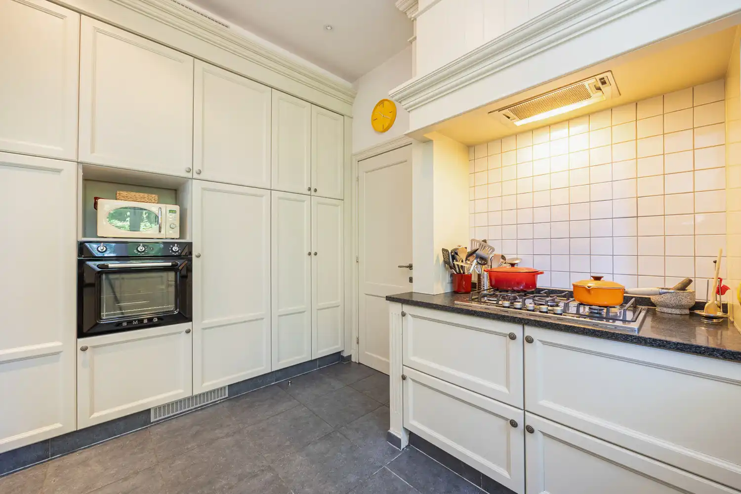 Instapklare en karaktervolle villa op toplocatie, gelegen op een ruim perceel van +-2450m², omgeven door rust, privacy en groen foto 18