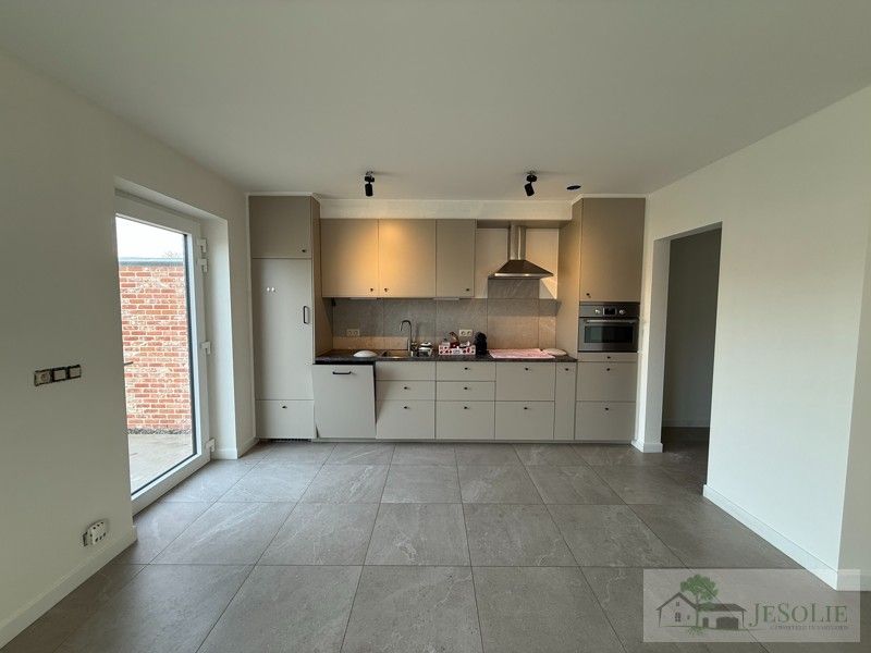 Ruime, energiezuinige nieuwbouwwoning - TE HUUR - 4 kamers foto 6