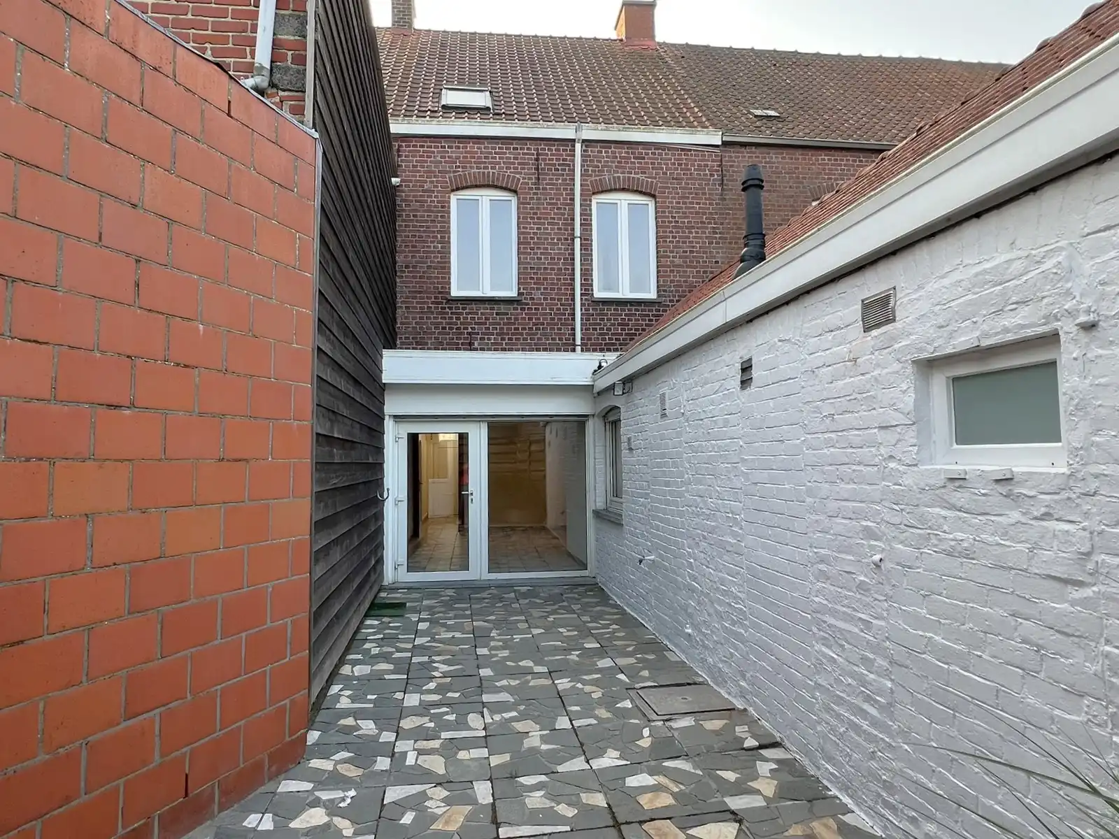 Verzorgde rijwoning met diepe tuin foto 10